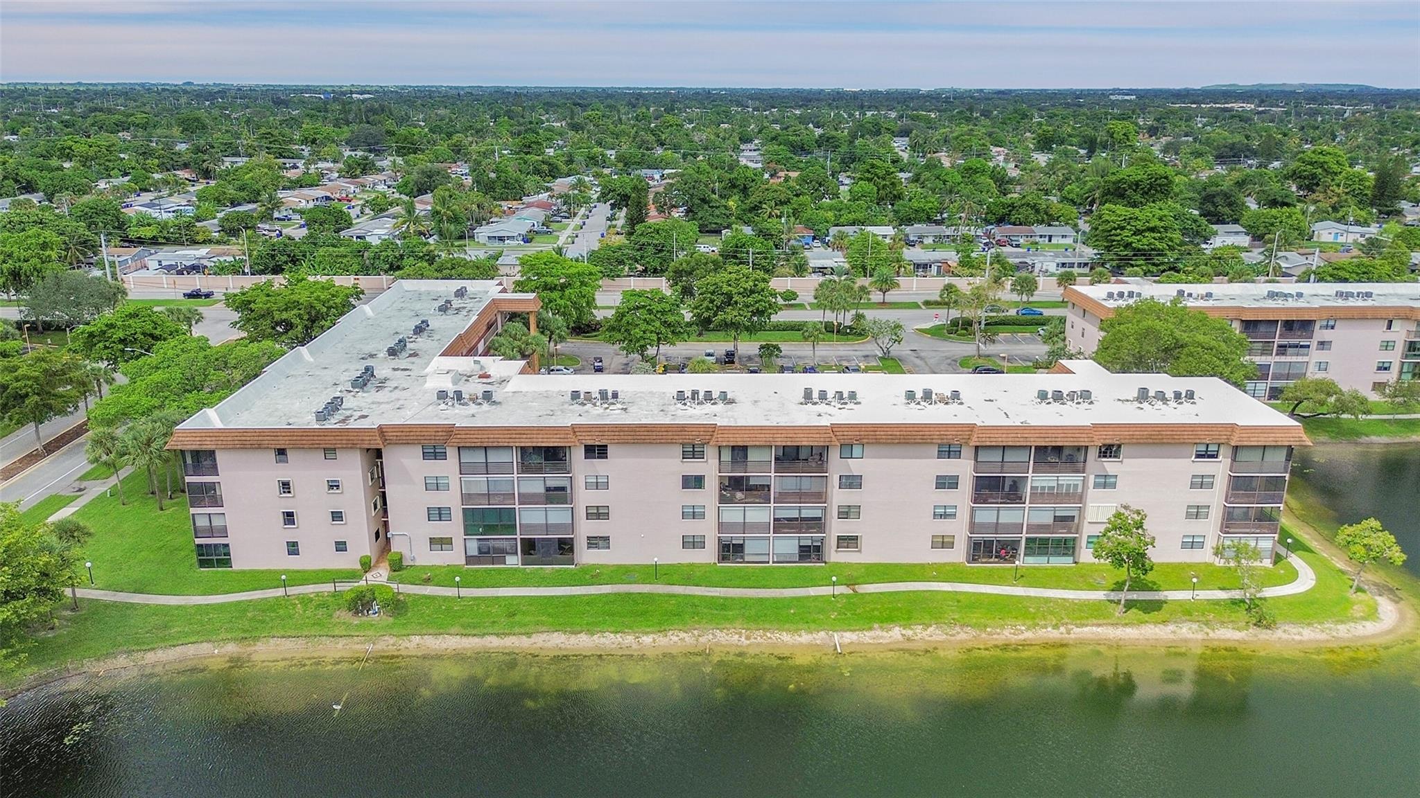 4940 E SABAL PALM 202