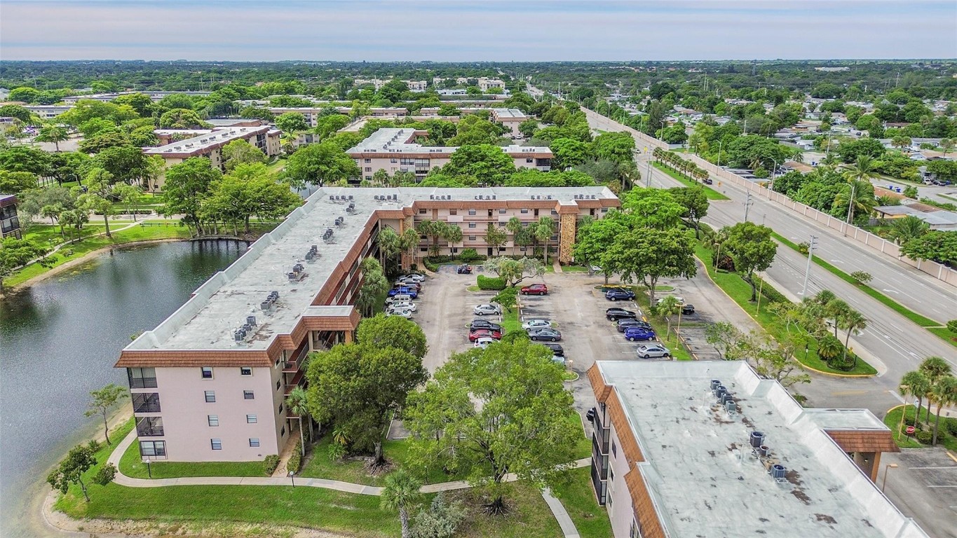 4940 E SABAL PALM 202