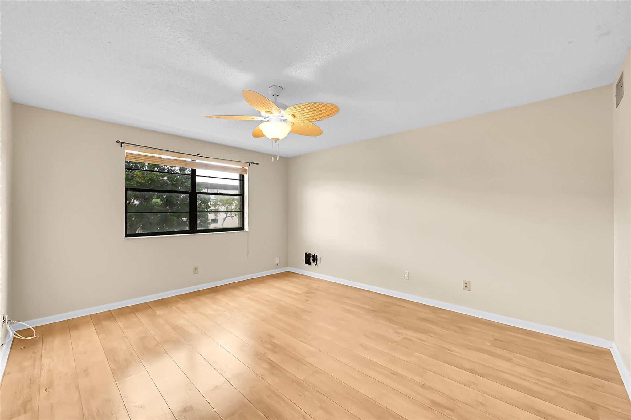 4940 E SABAL PALM 202