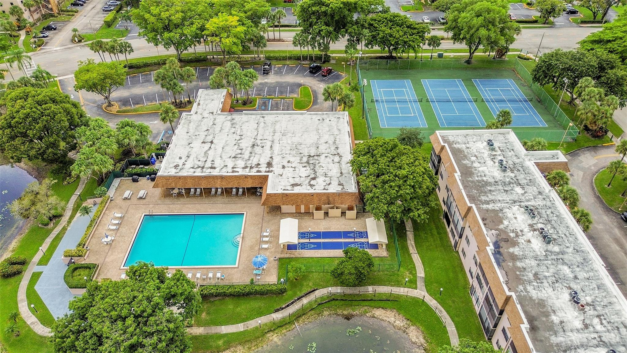 4940 E SABAL PALM 202
