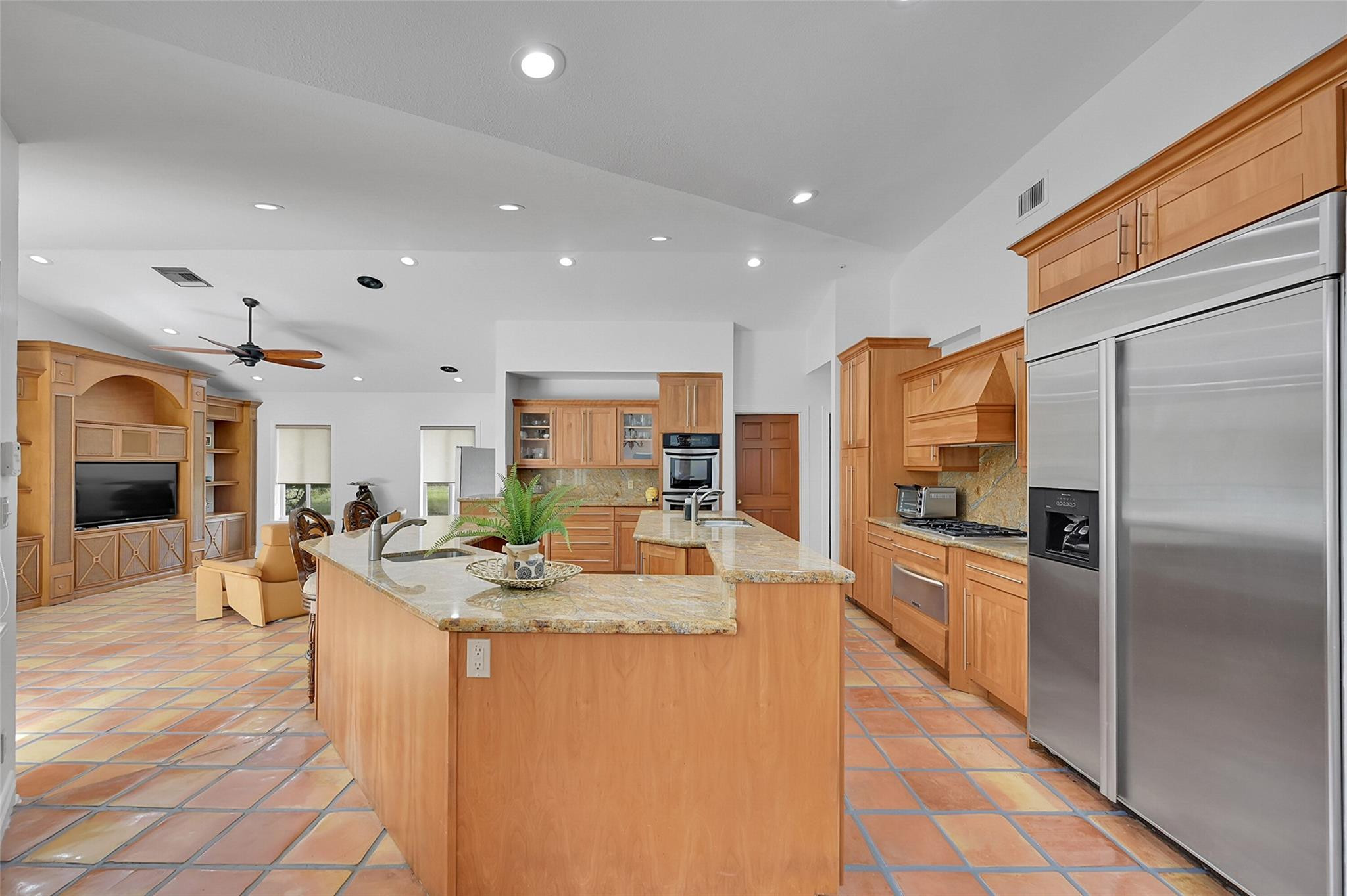 401 Farmington Dr