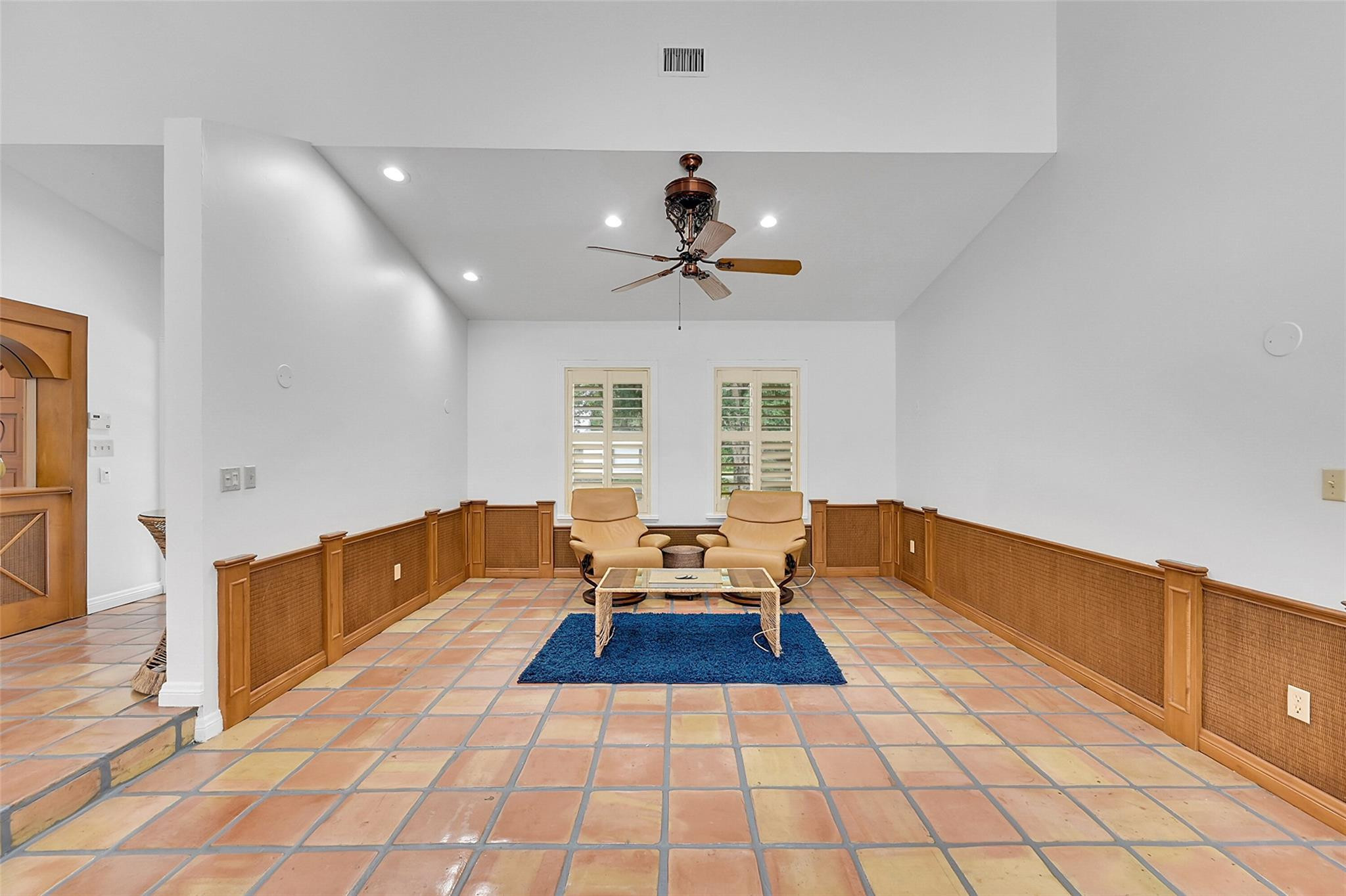 401 Farmington Dr