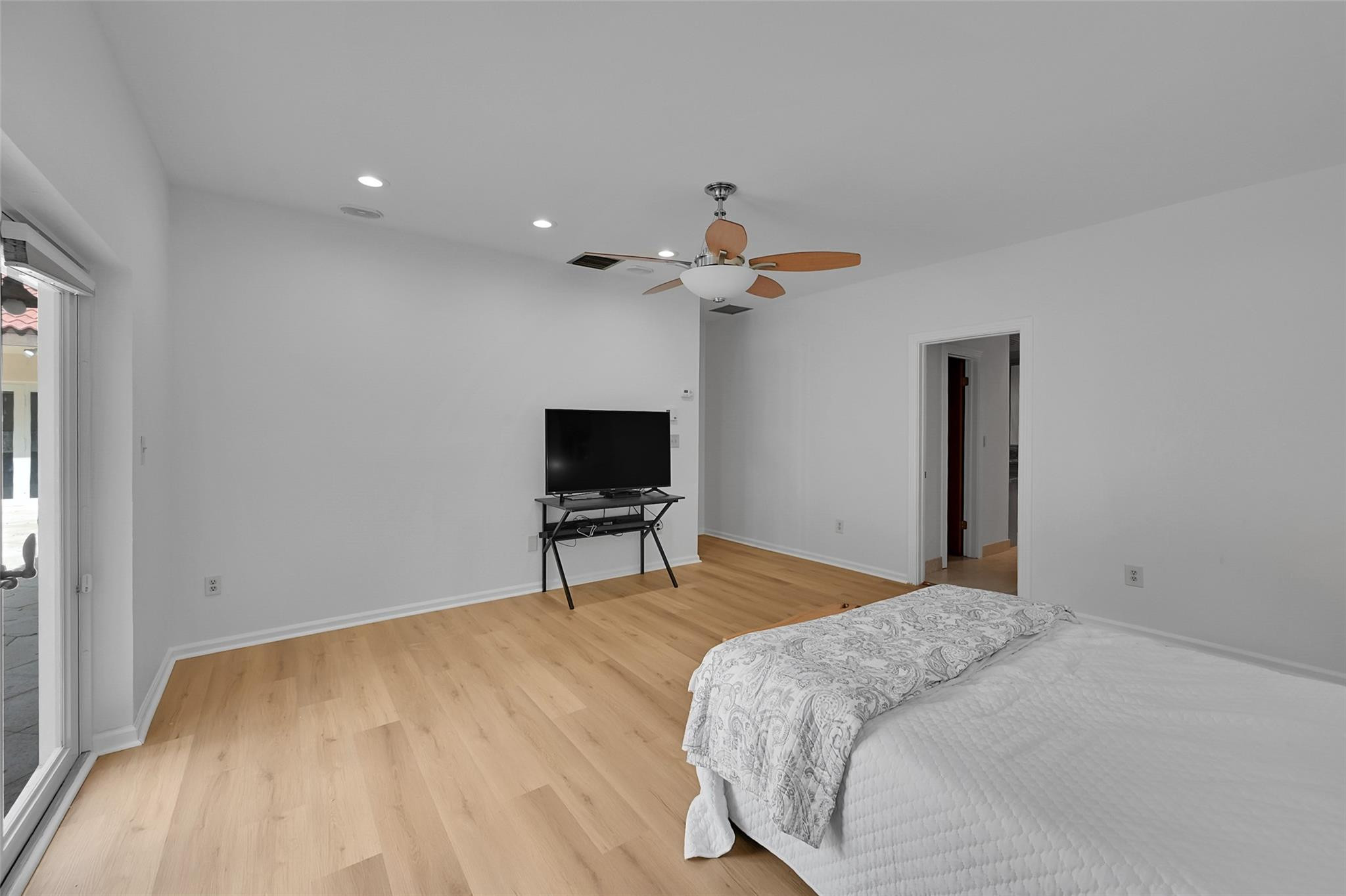 401 Farmington Dr