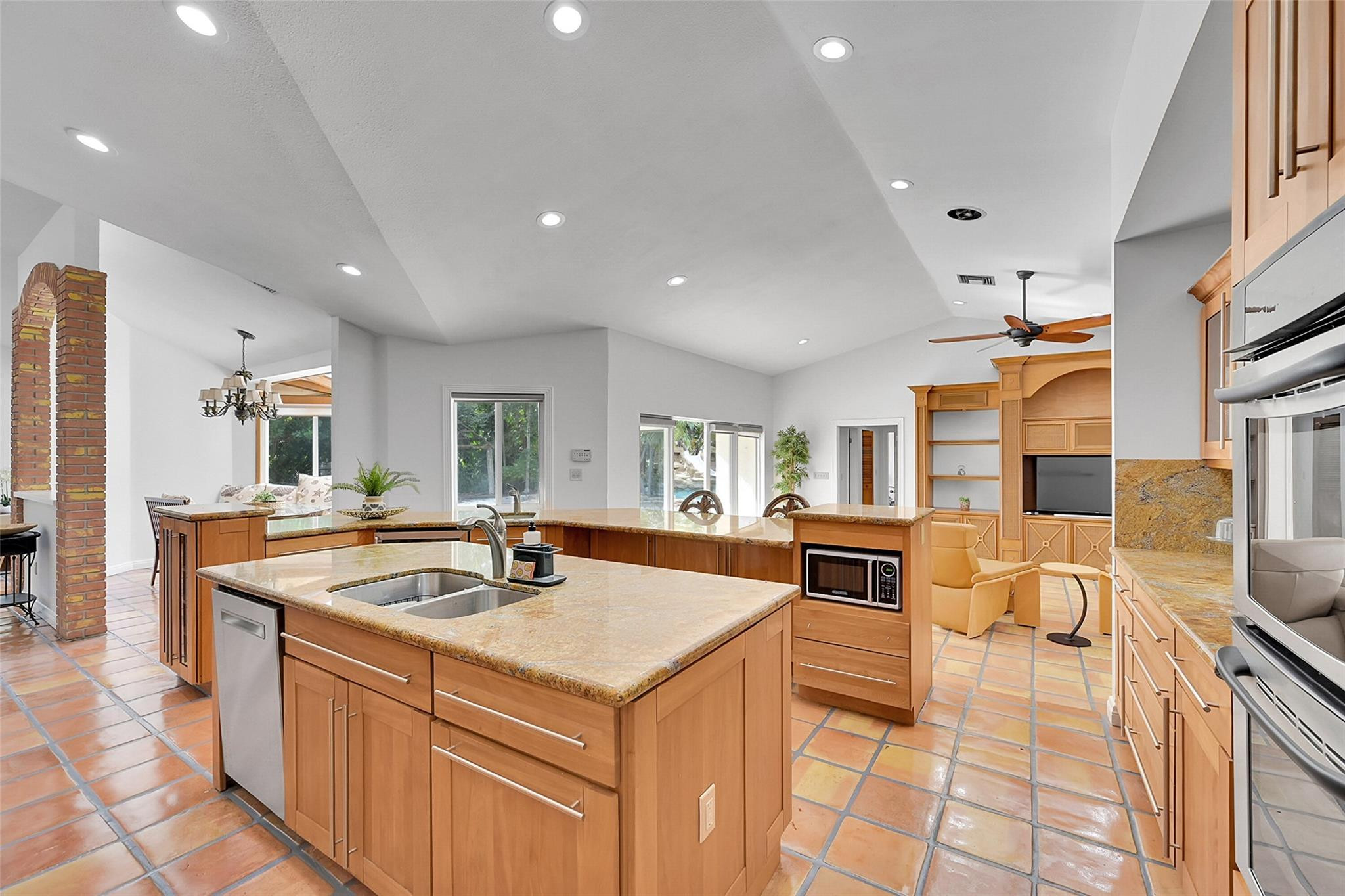 401 Farmington Dr