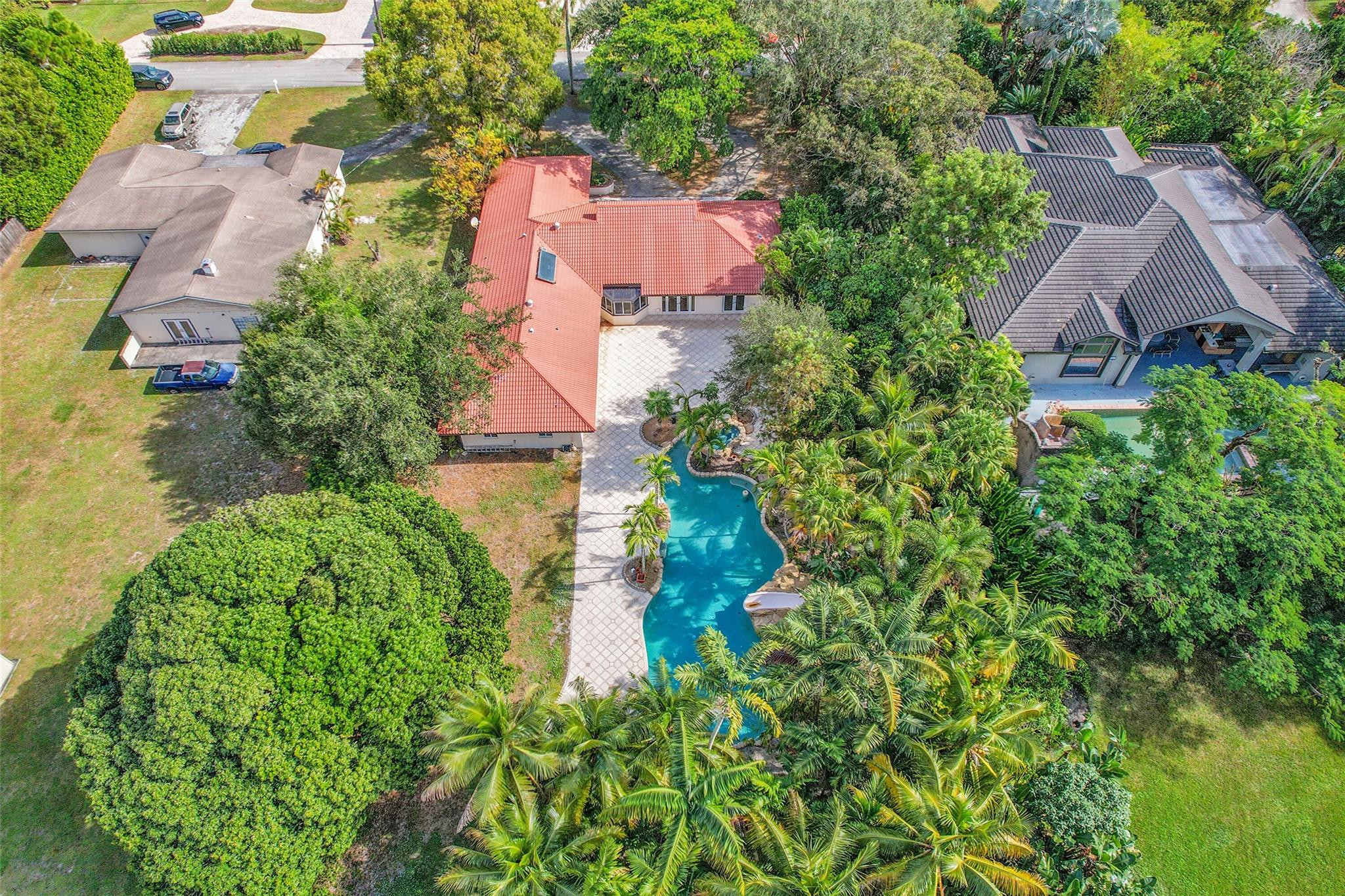 401 Farmington Dr
