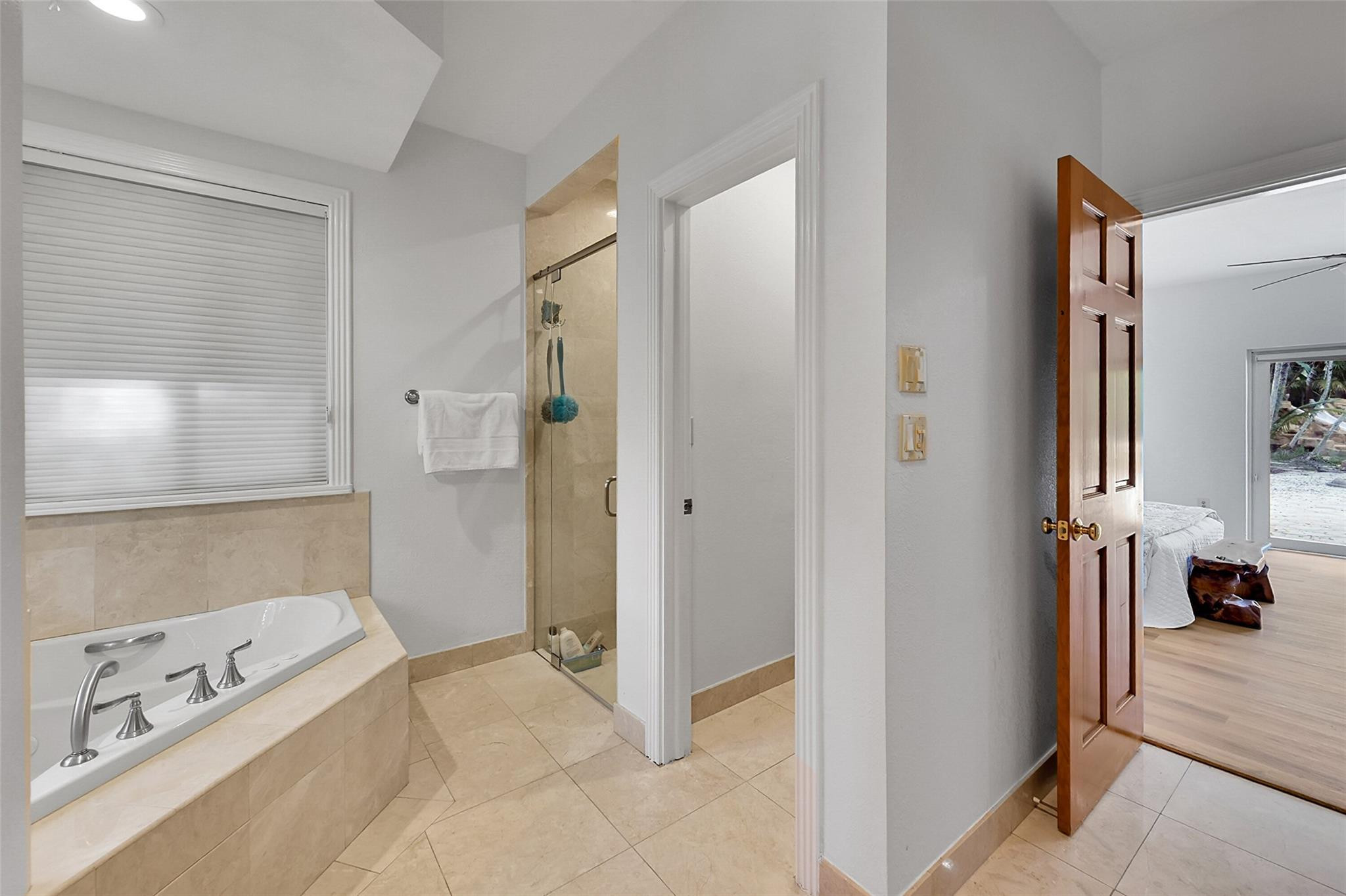 401 Farmington Dr