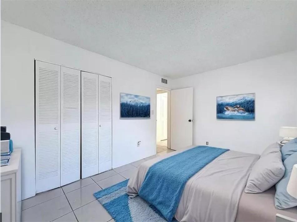 4304 NW 9th Ave 2-3C