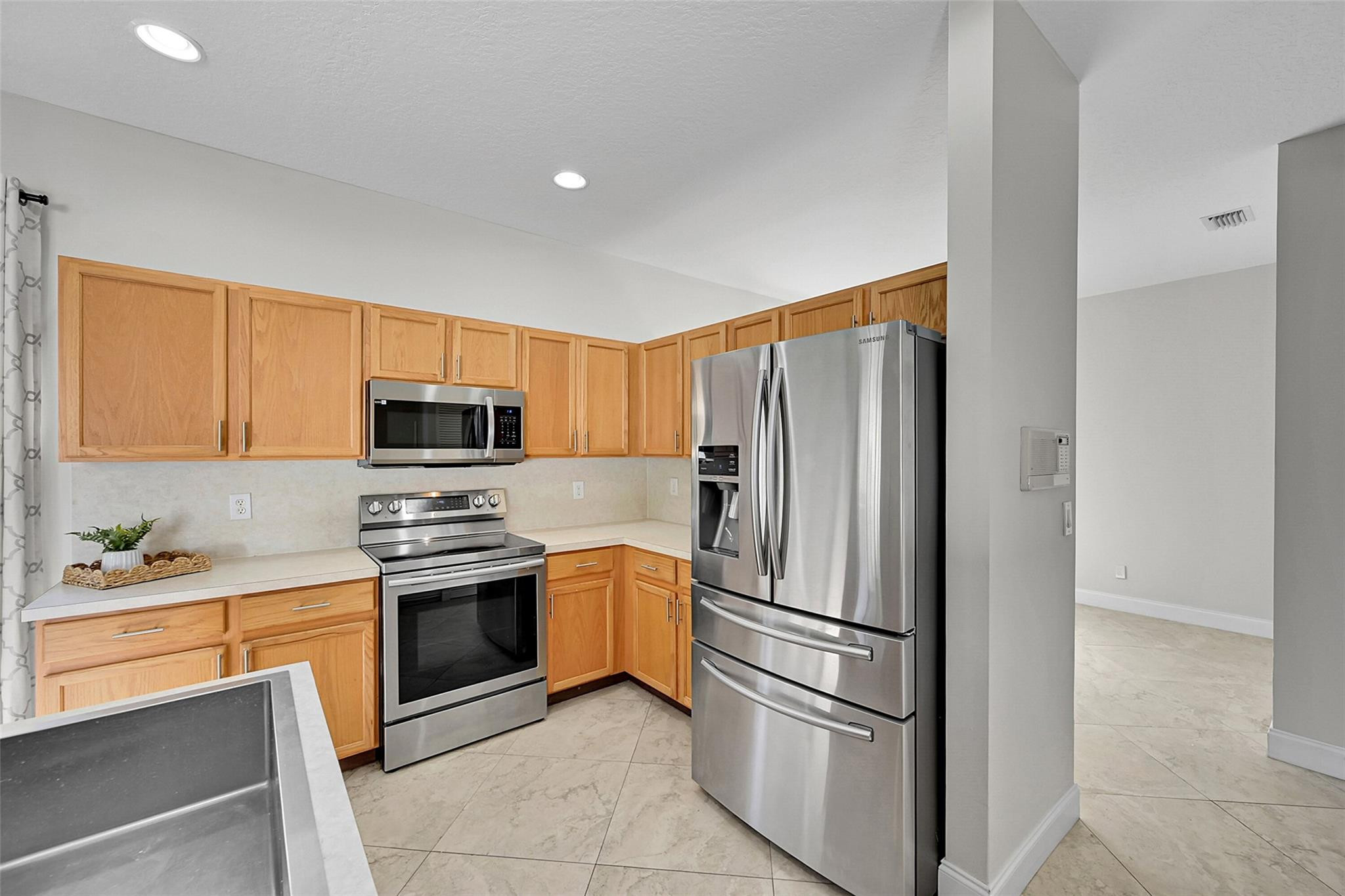 5301 NW 123rd Ter