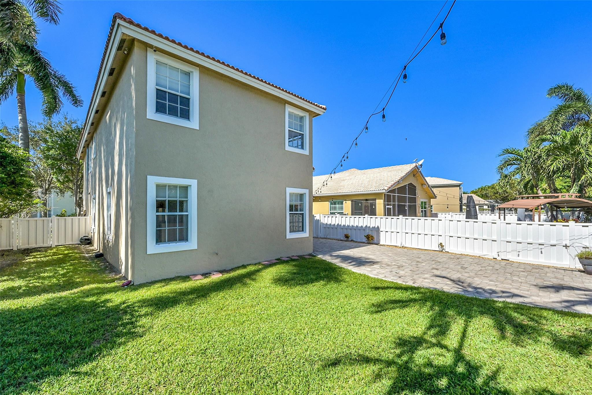 5301 NW 123rd Ter