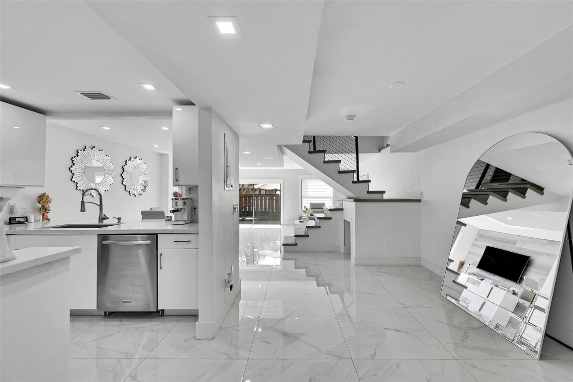 9962 Royal Palm Blvd 9962