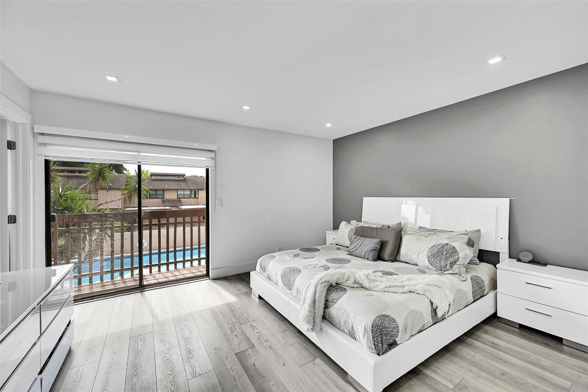 9962 Royal Palm Blvd 9962