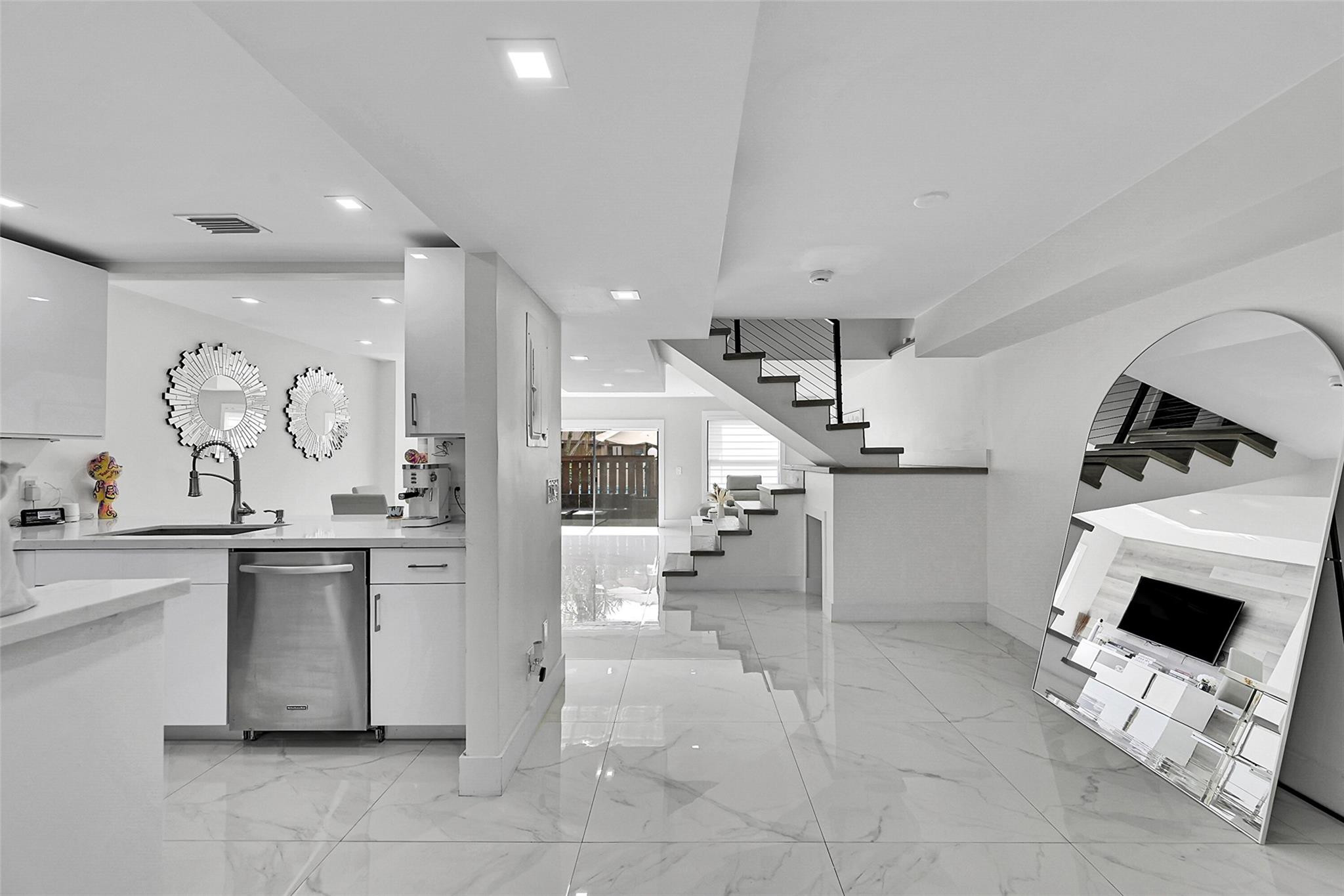 9962 Royal Palm Blvd 9962