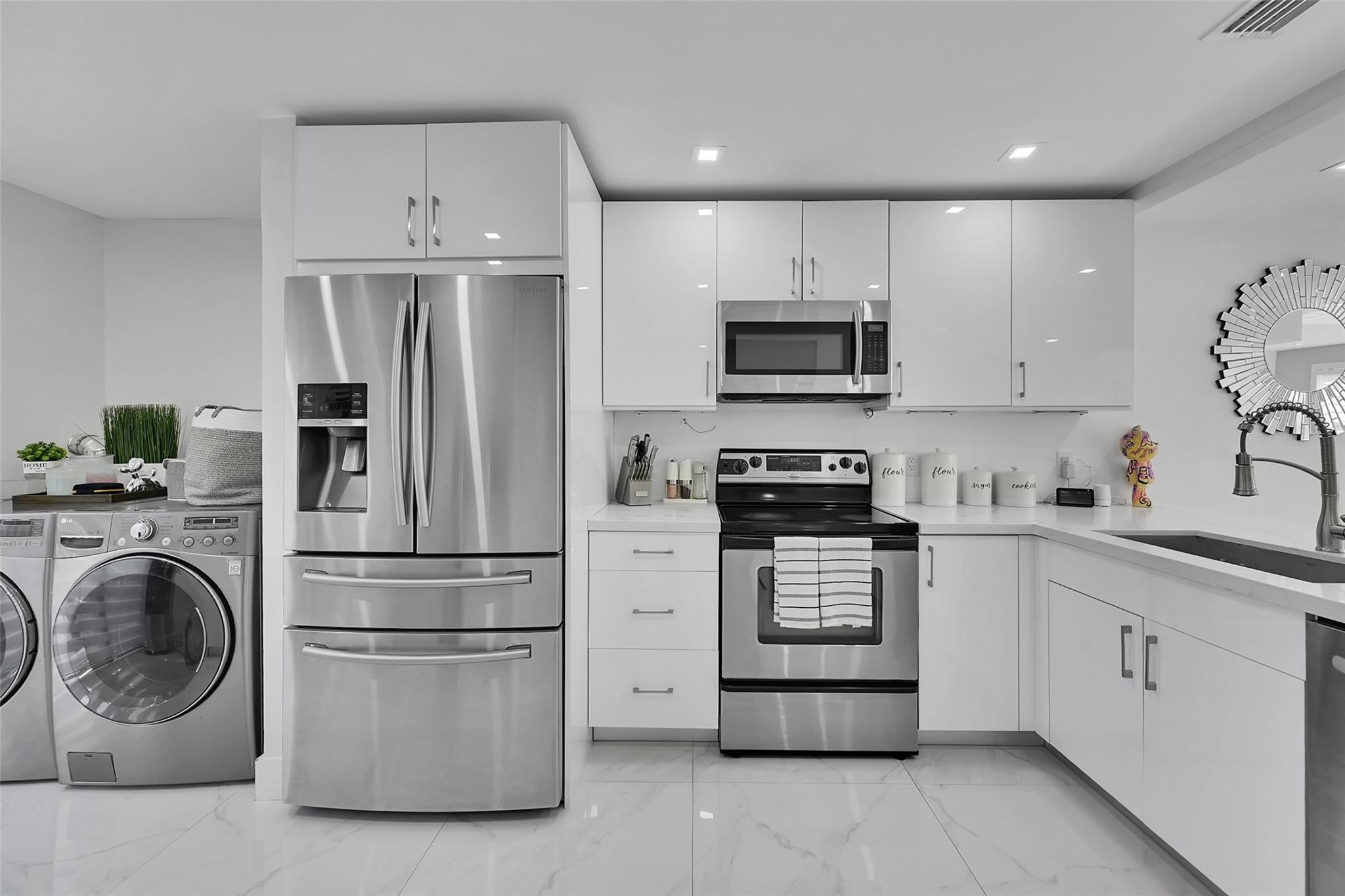 9962 Royal Palm Blvd 9962