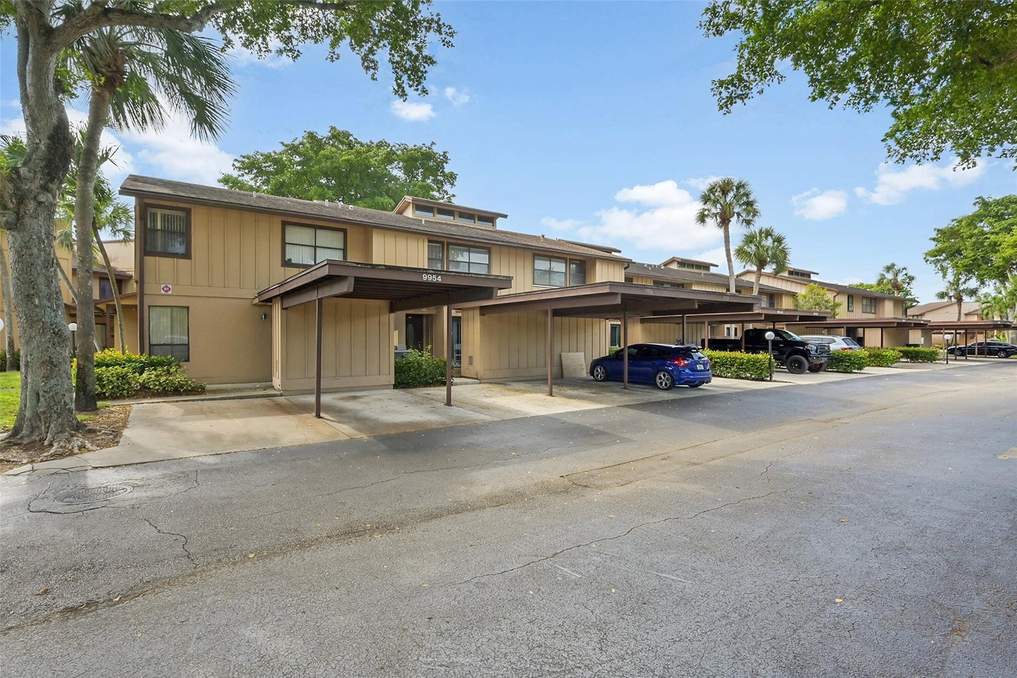 9962 Royal Palm Blvd 9962