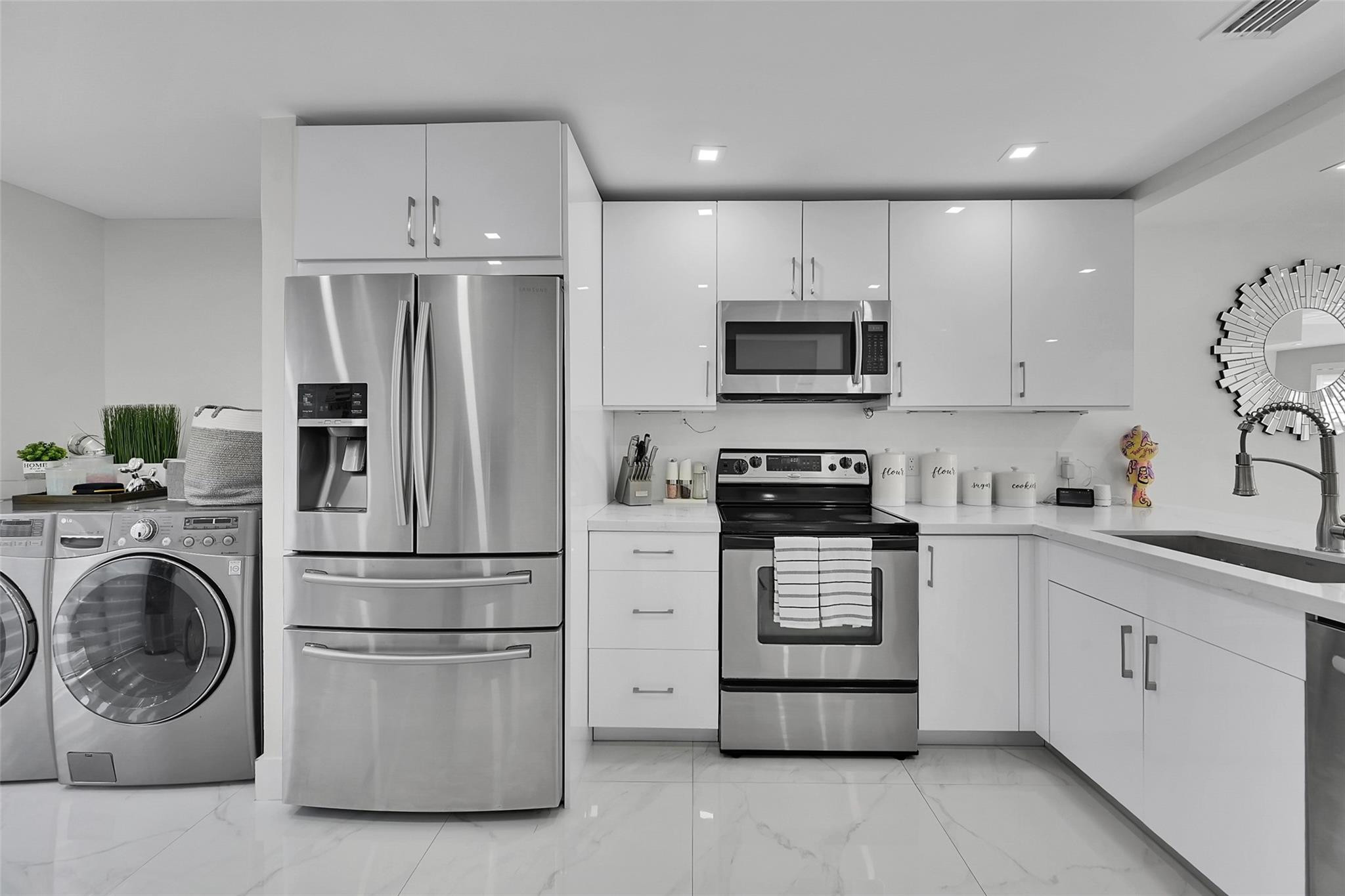 9962 Royal Palm Blvd 9962