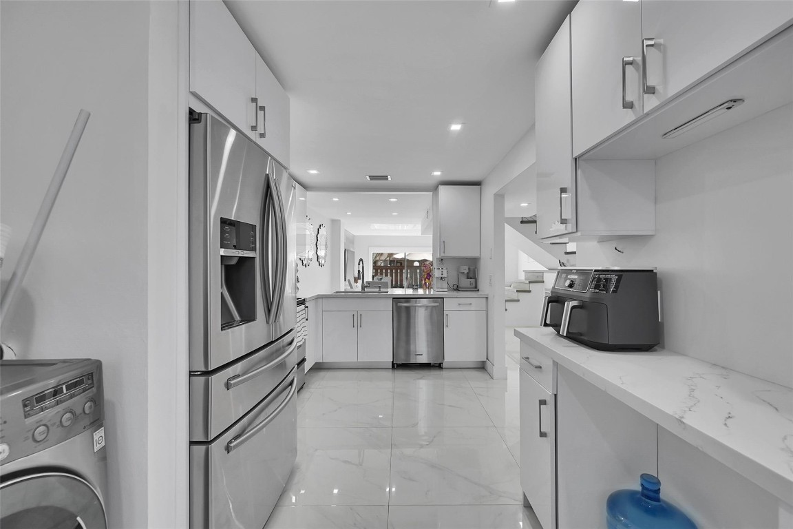 9962 Royal Palm Blvd 9962