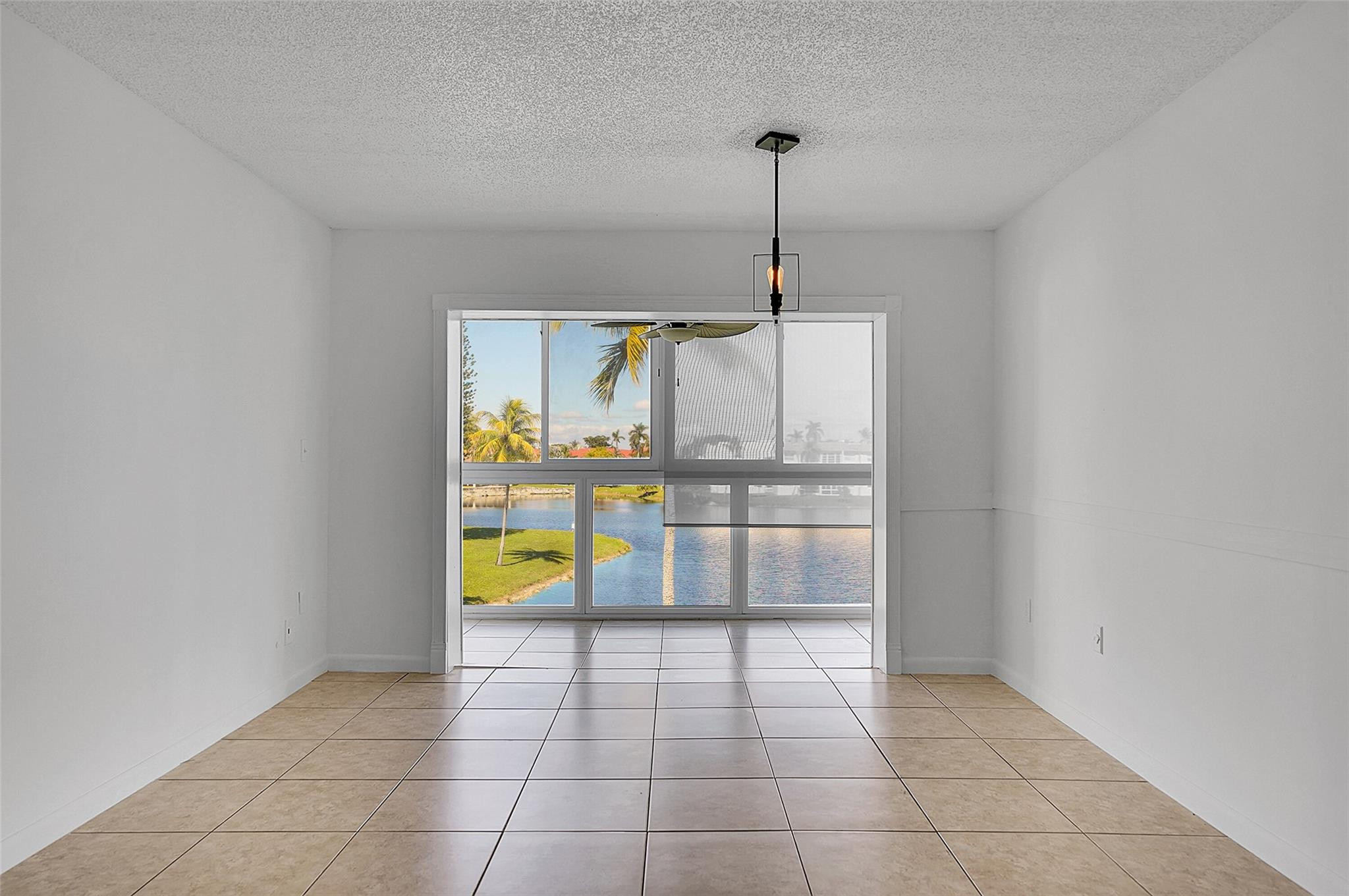 2851 E Sunrise Lakes Dr 307