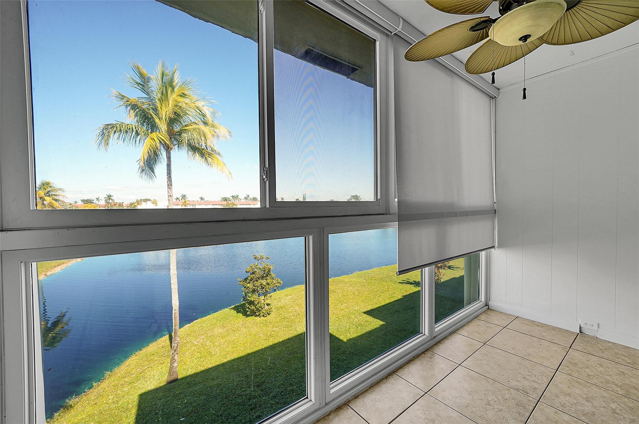 2851 E Sunrise Lakes Dr 307