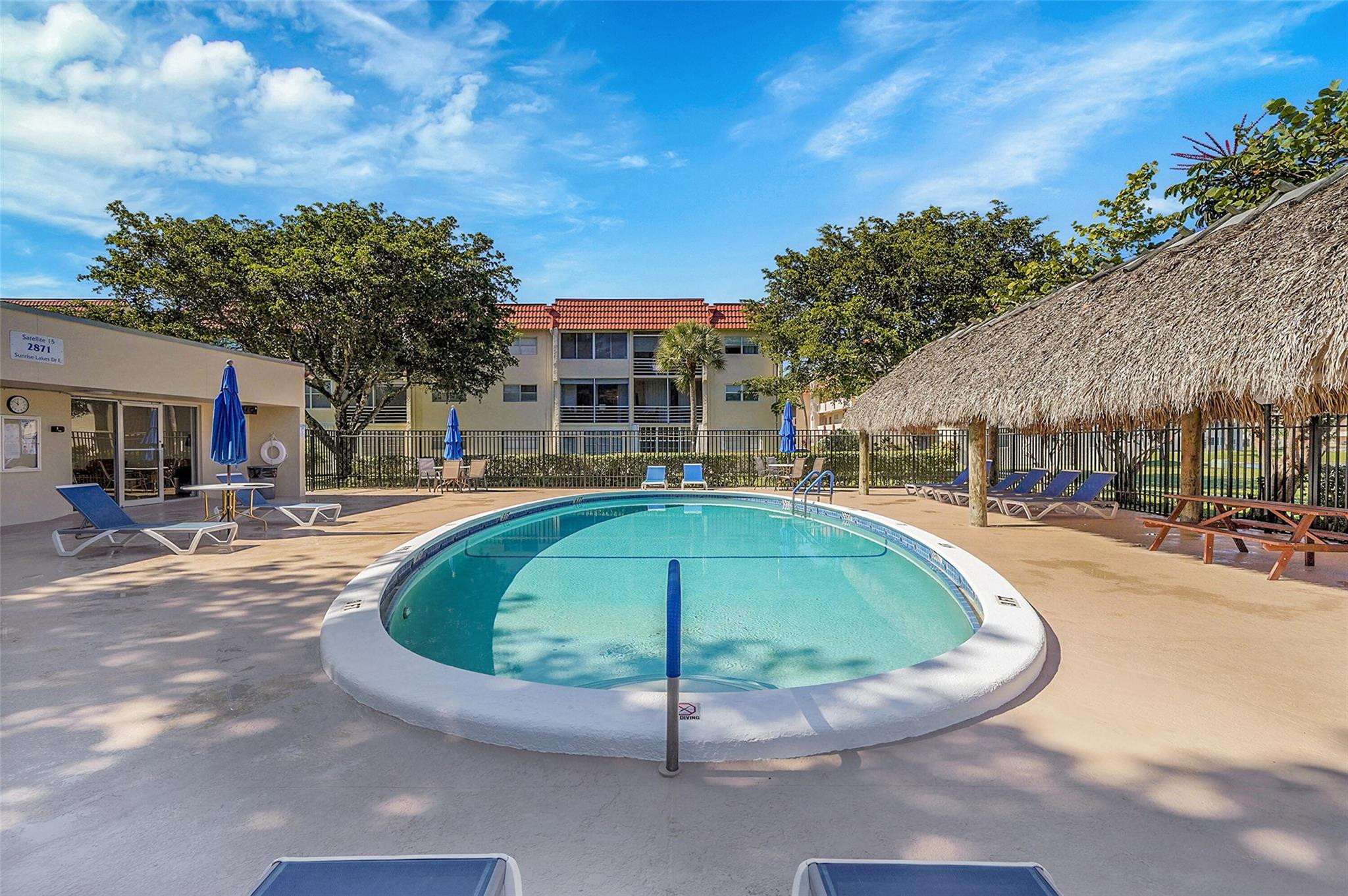 2851 E Sunrise Lakes Dr 307