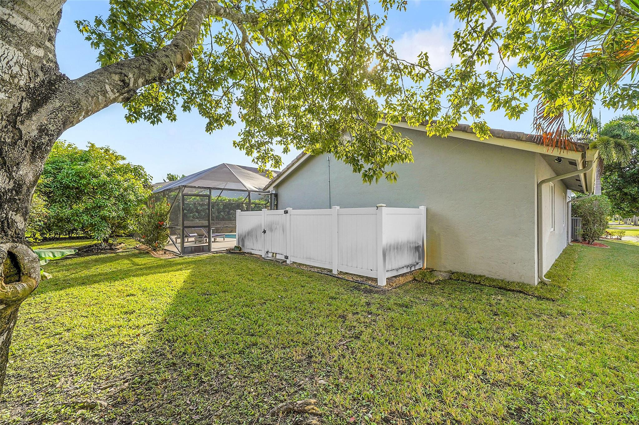 4983 NW 107th Ave