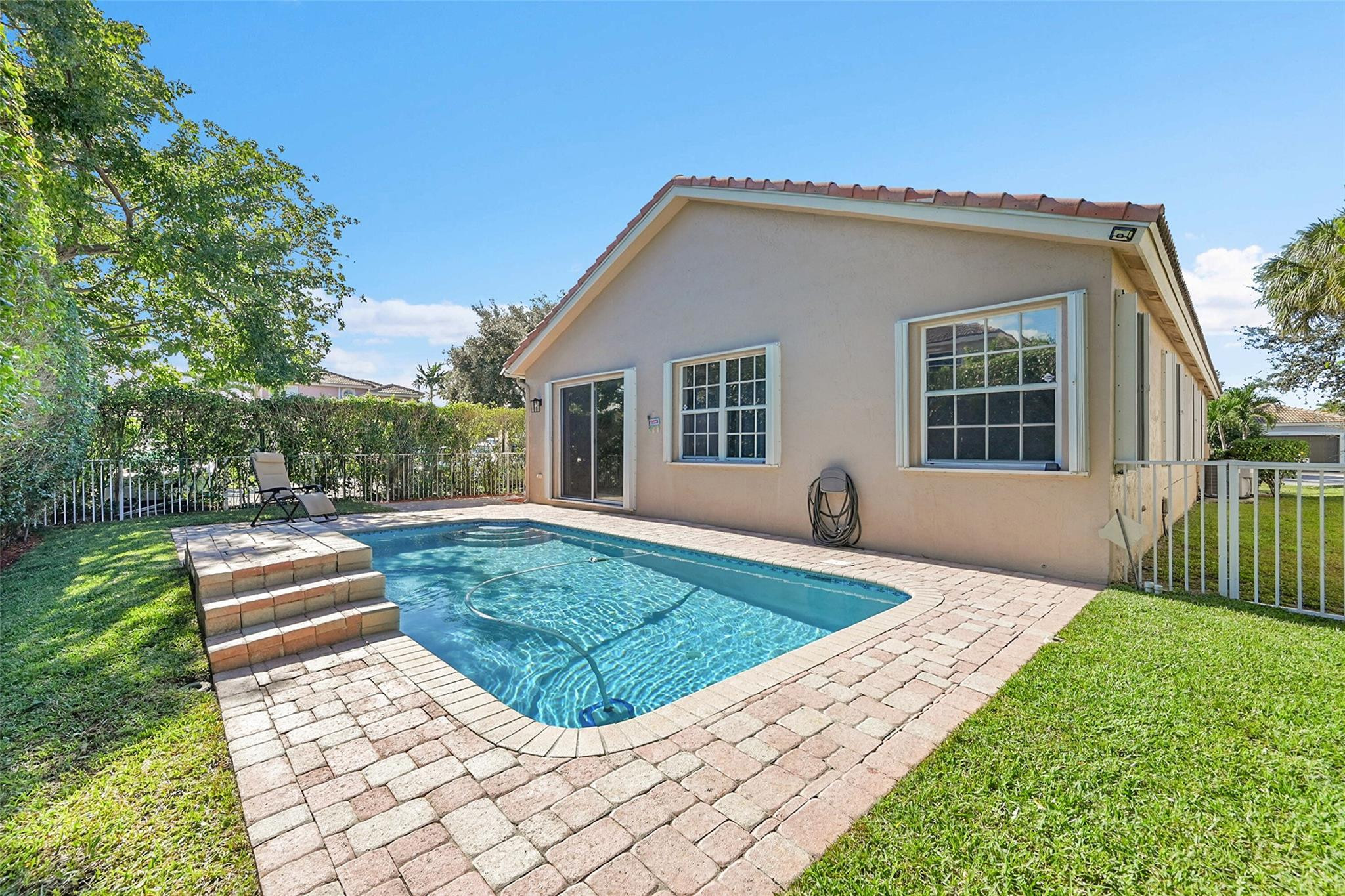 5305 NW 126th Dr