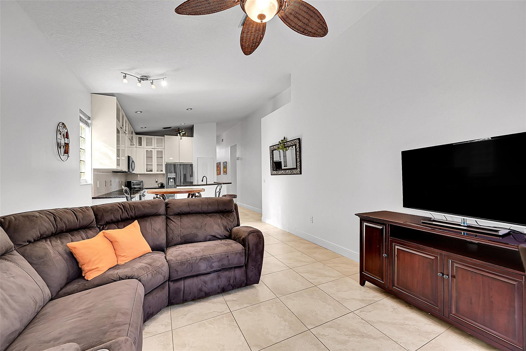 5305 NW 126th Dr