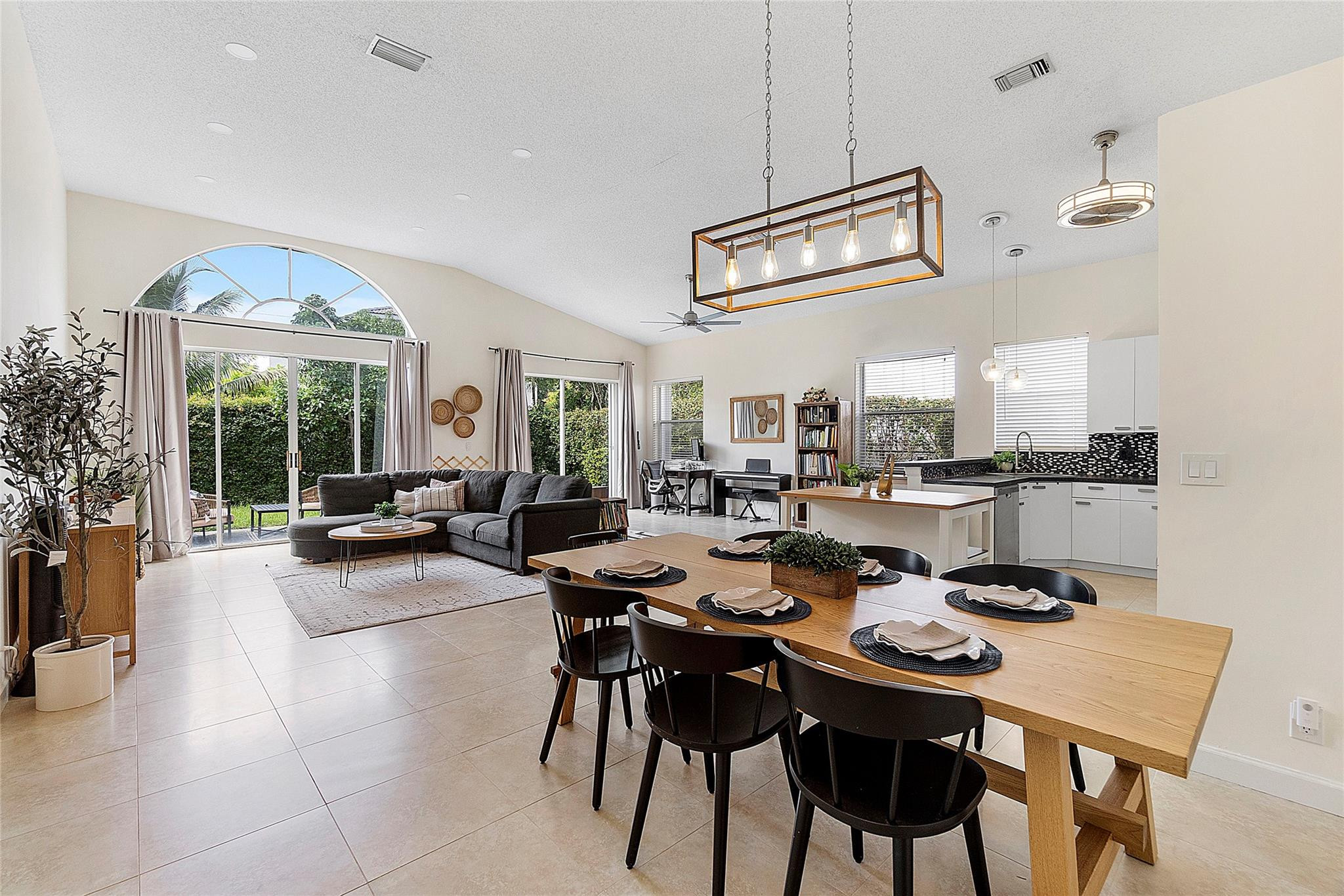 10650 NW 48th Street