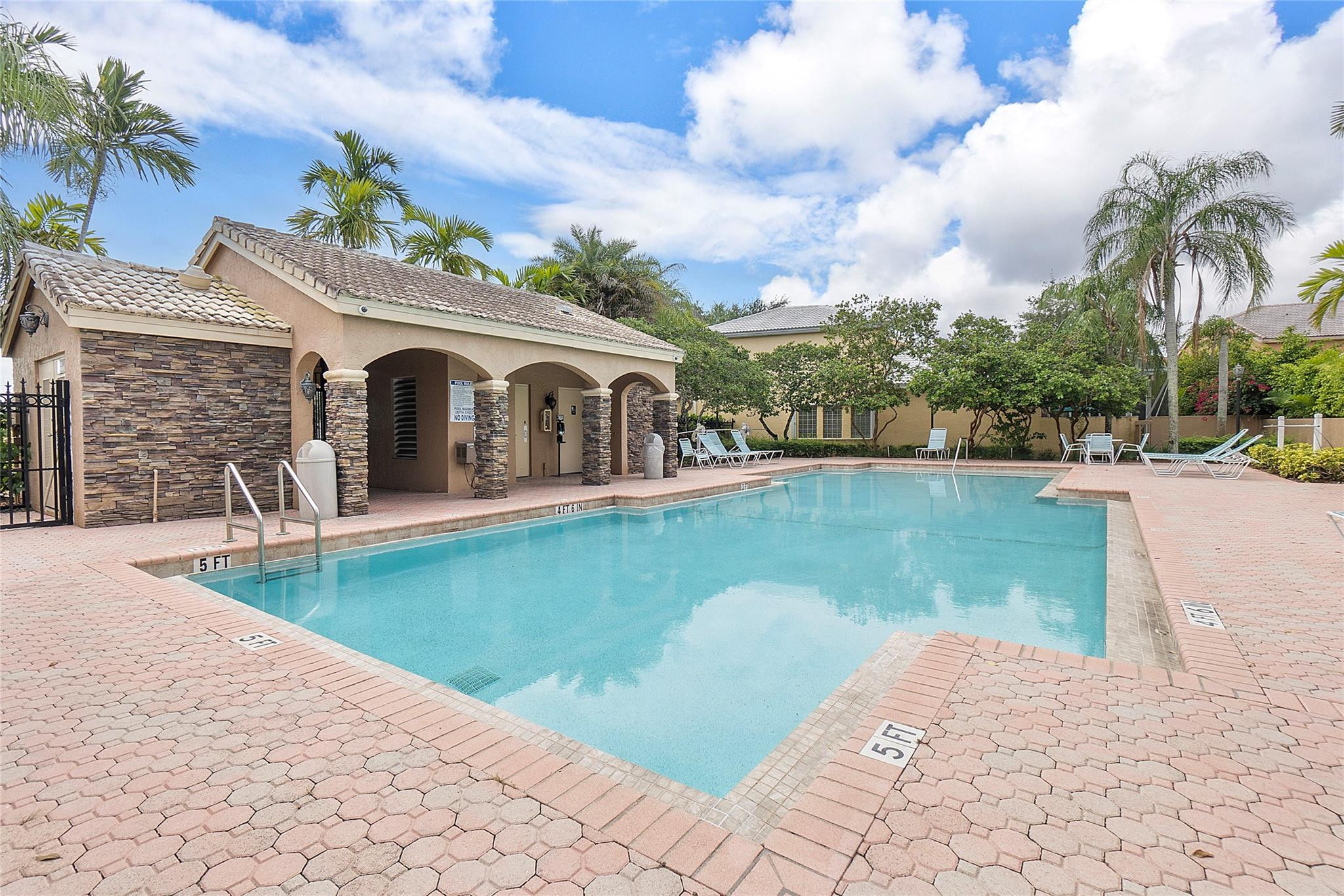 10650 NW 48th Street