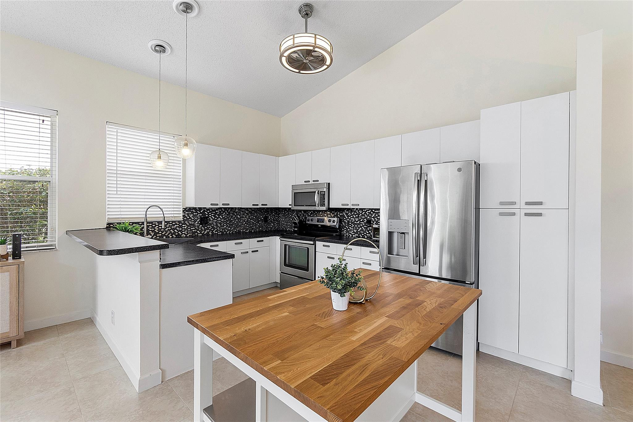 10650 NW 48th Street