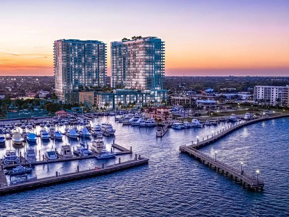 220 Lake Shore Drive 802