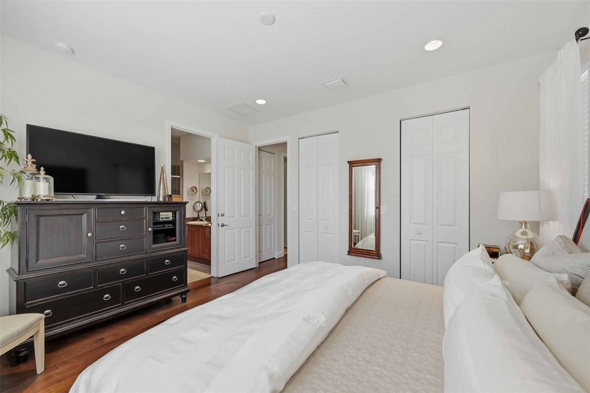 6982 Julia Gardens Drive