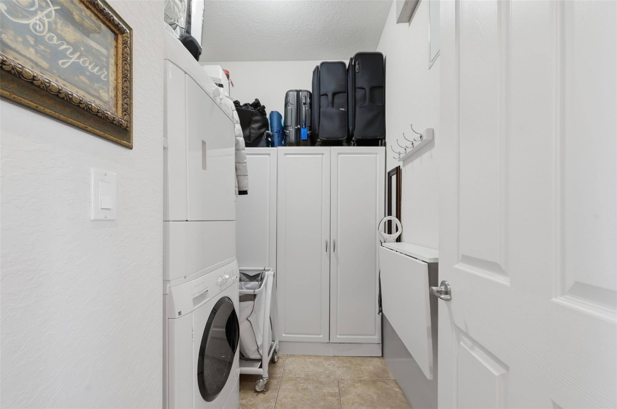 6982 Julia Gardens Drive