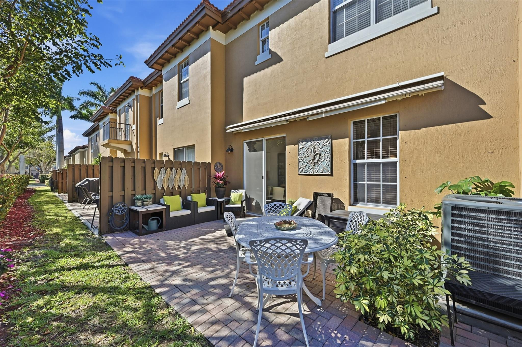 6982 Julia Gardens Drive