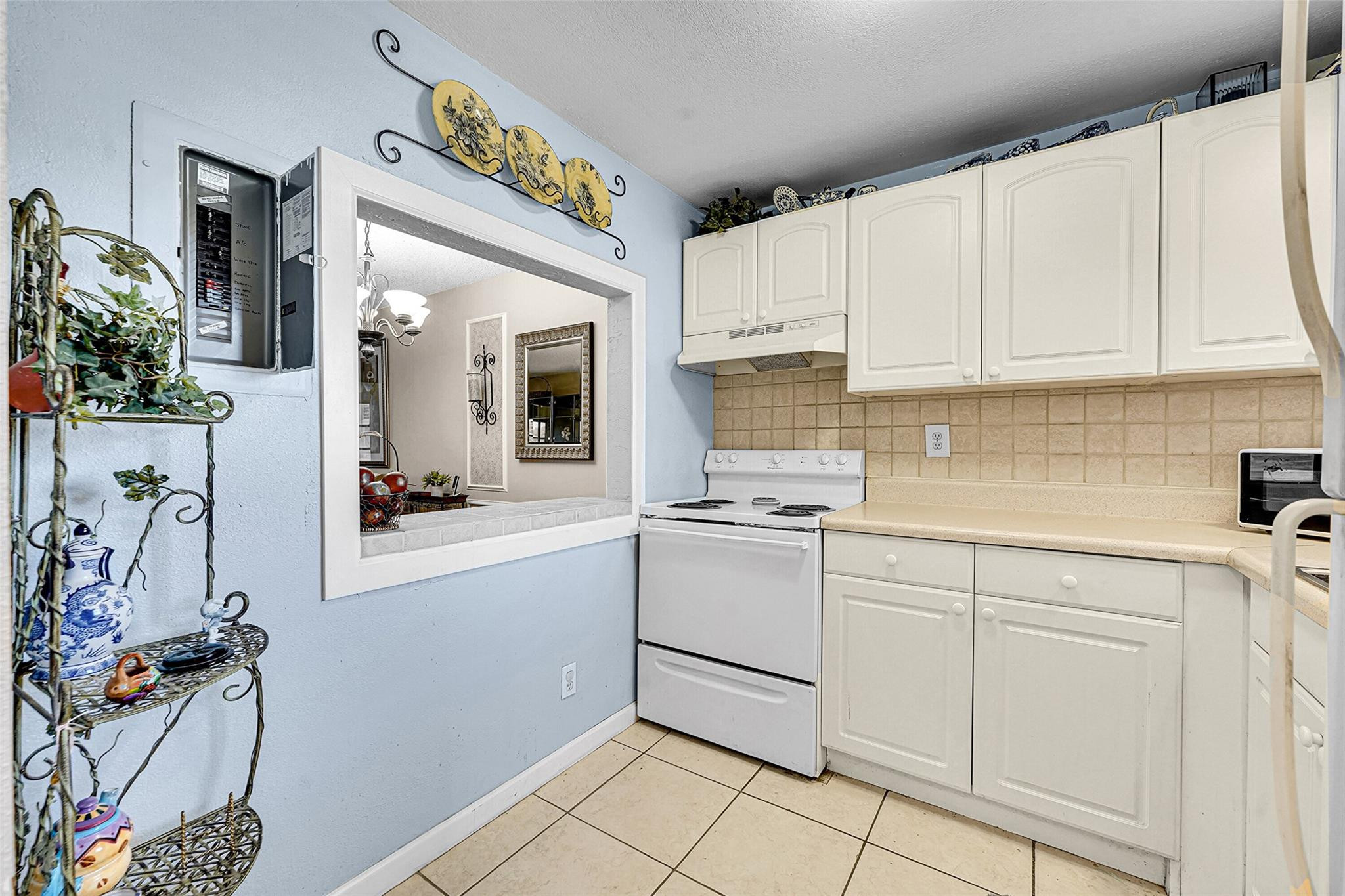 9041 Sunrise Lakes Boulevard Unit: 101
