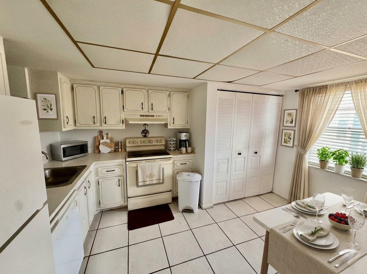 7610 NW 18th Street 305