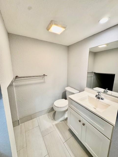 2467 Waterside Drive