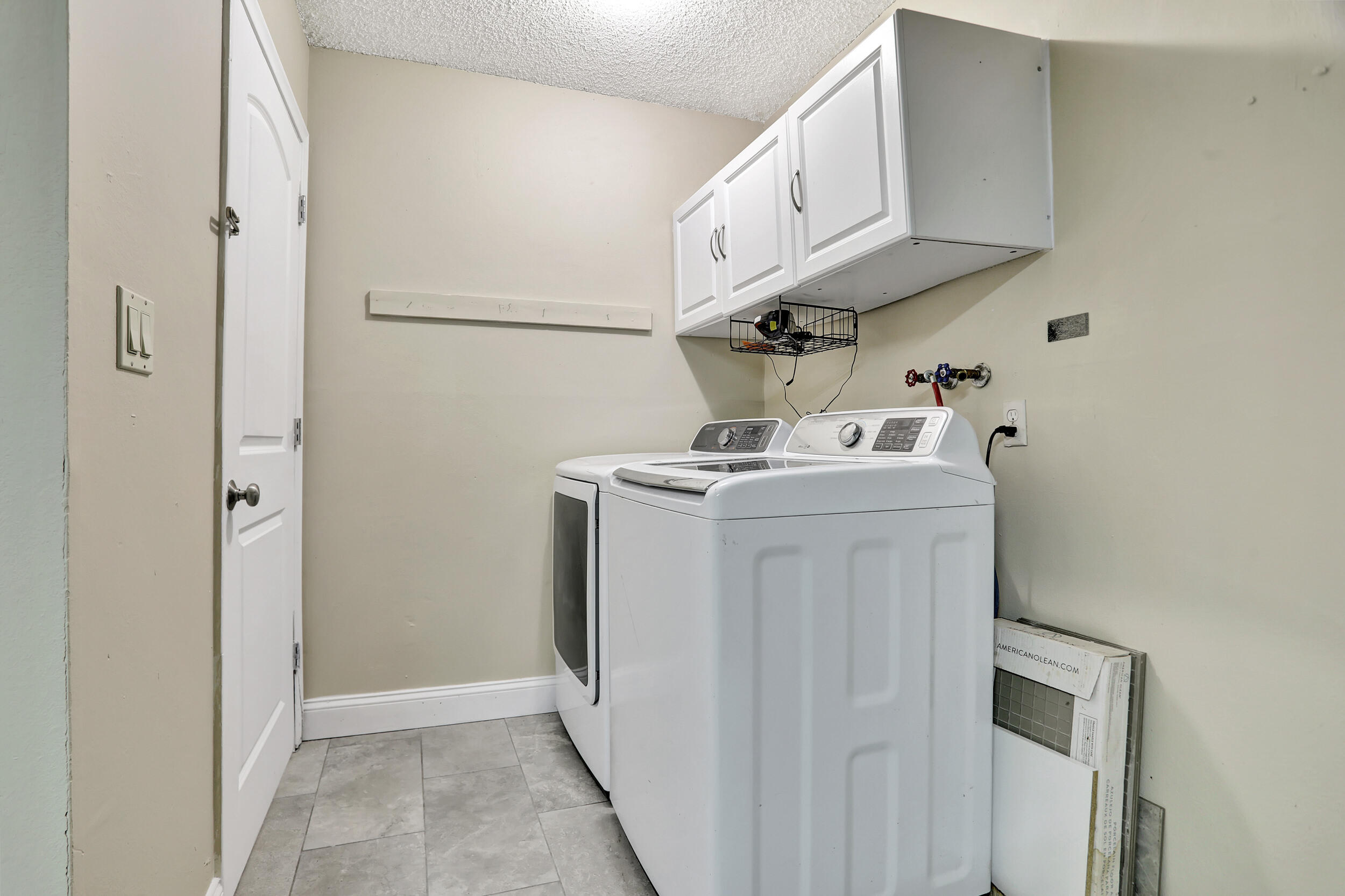 6520 NW 9th Street