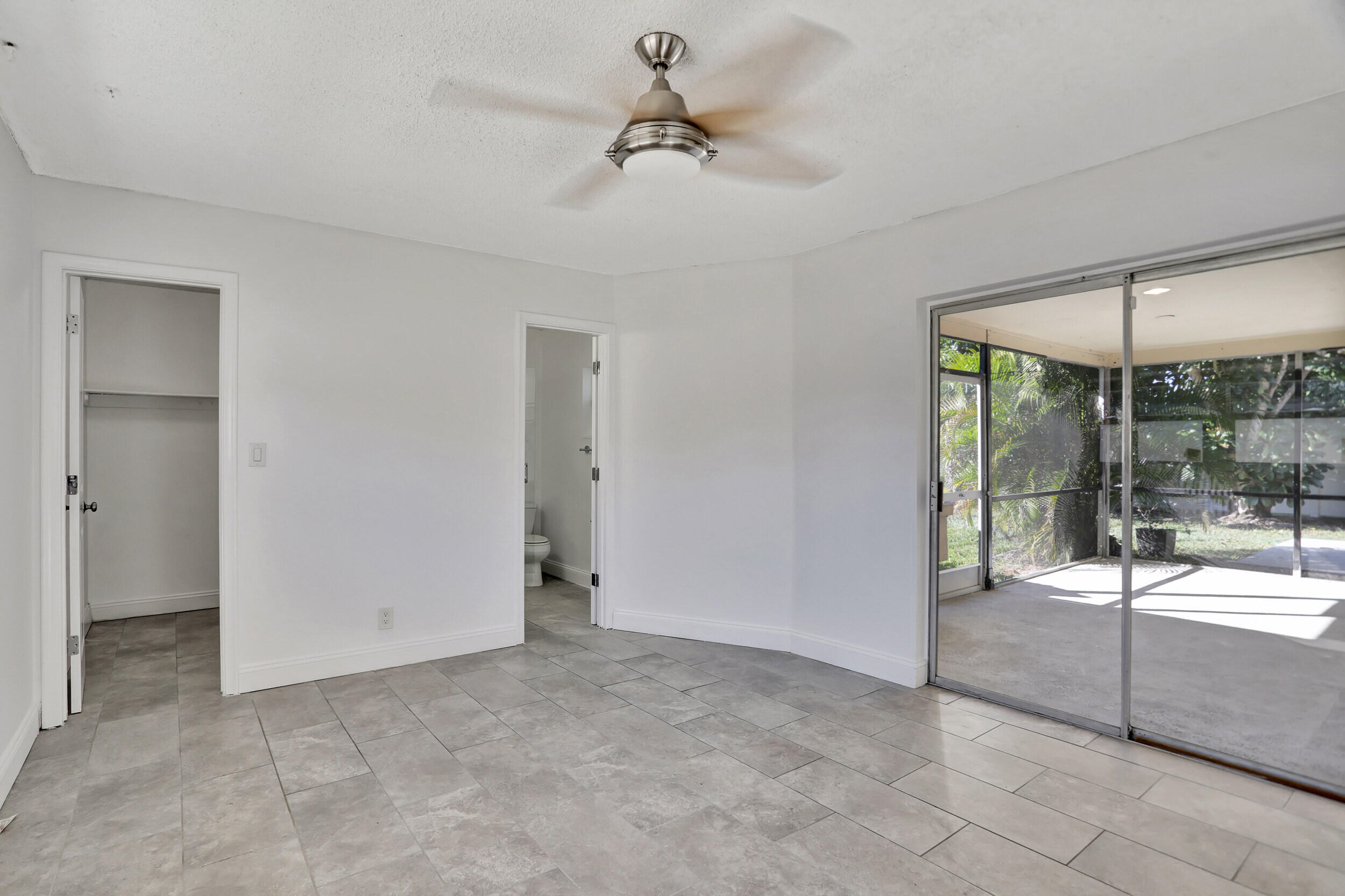6520 NW 9th Street