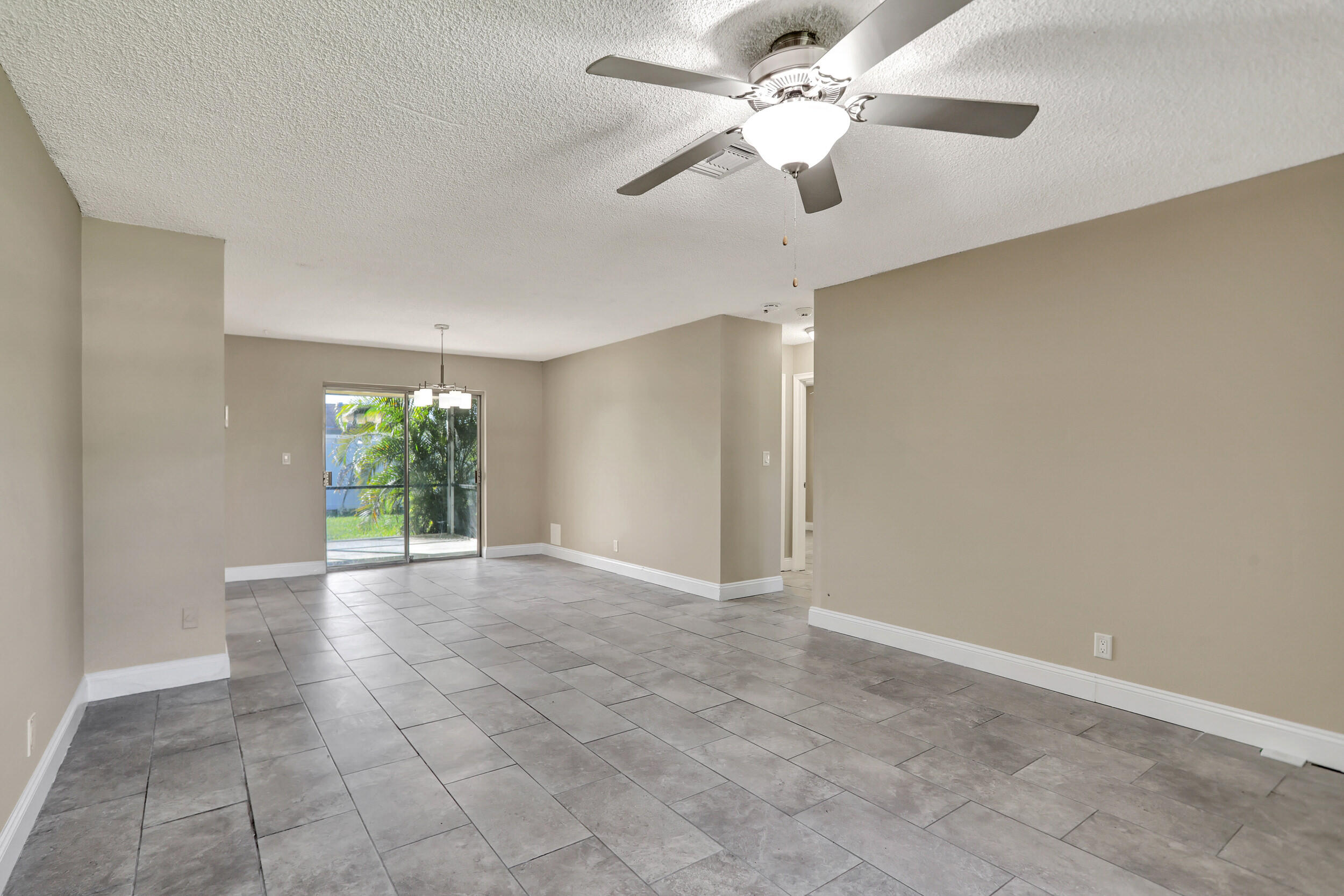 6520 NW 9th Street