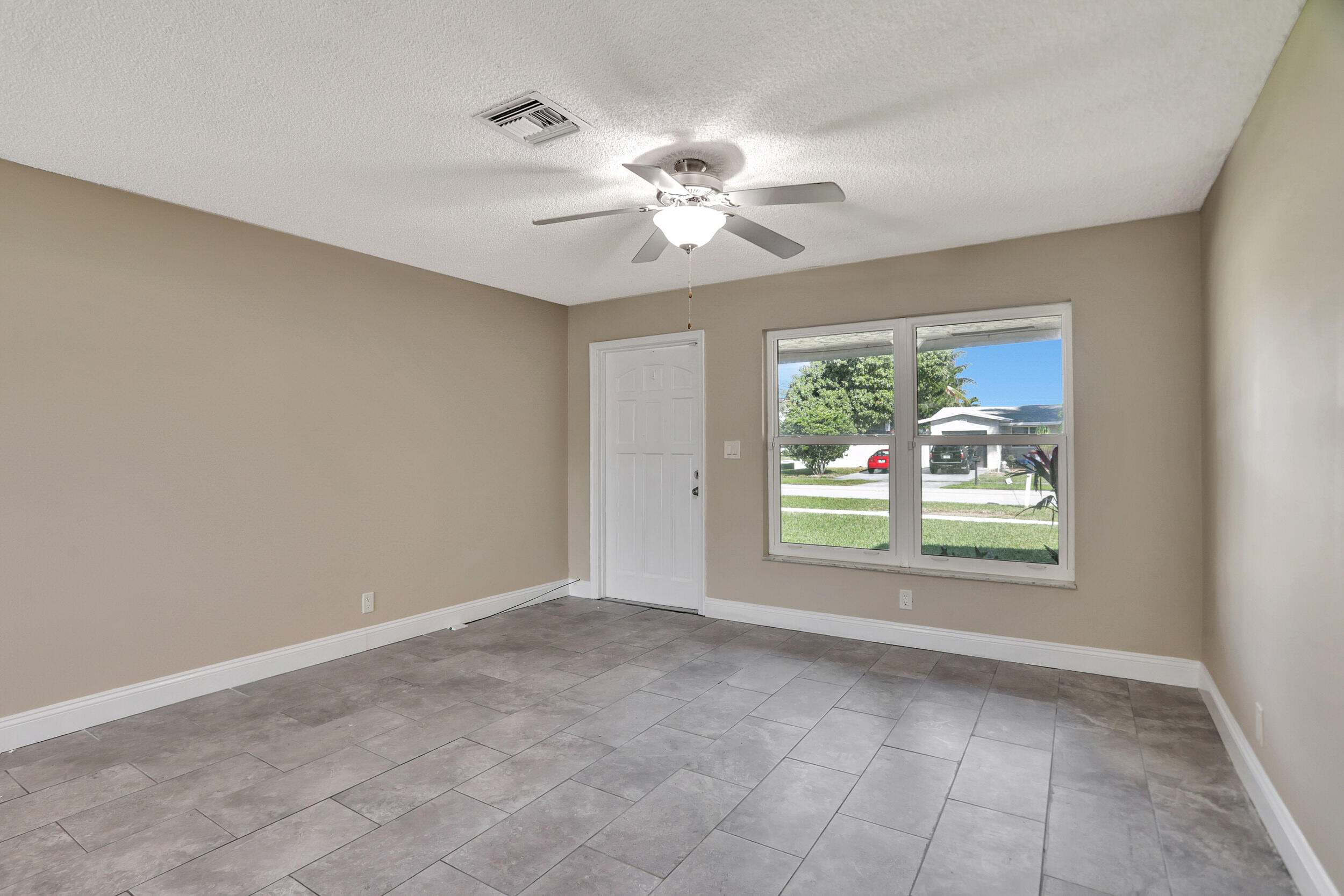 6520 NW 9th Street