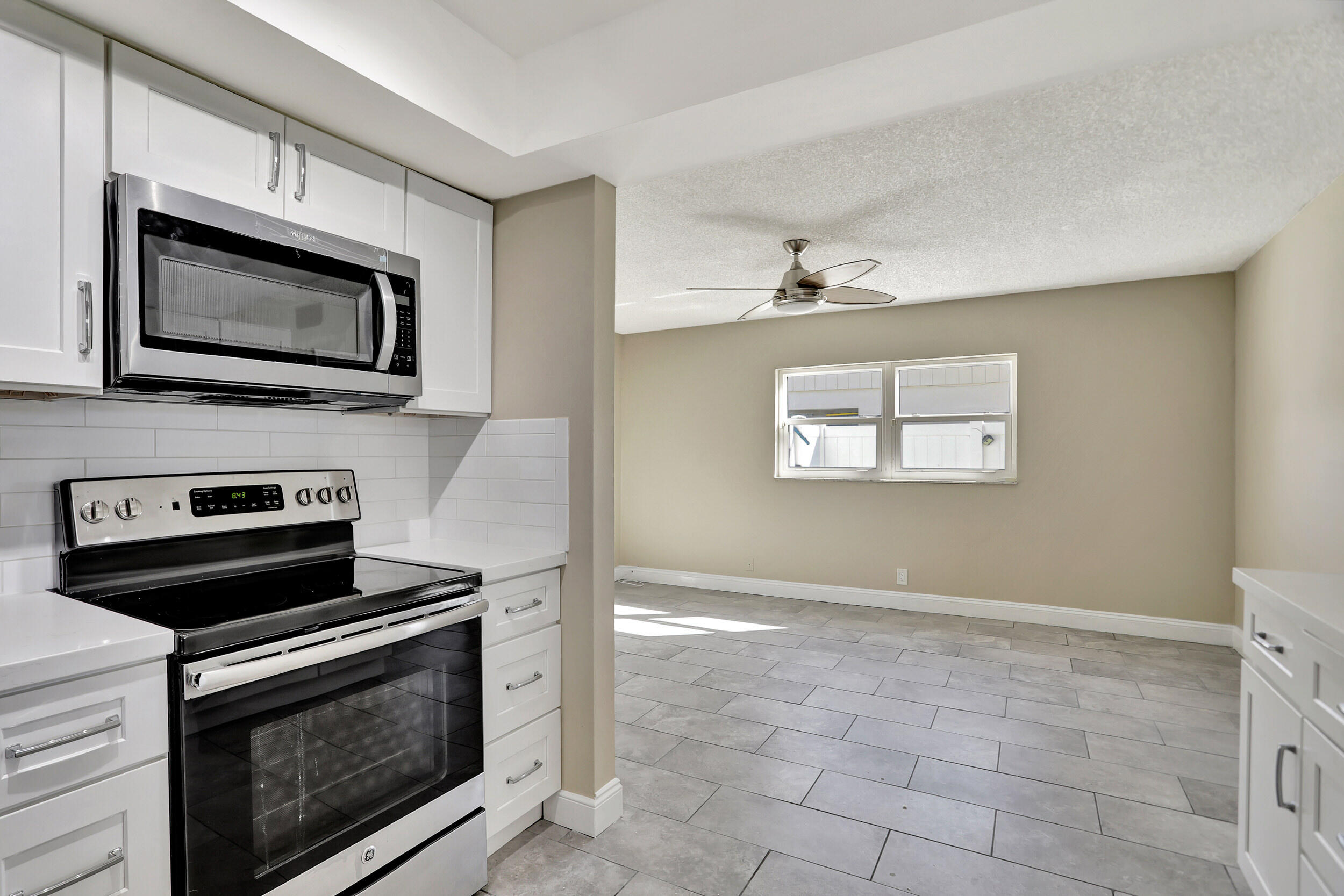 6520 NW 9th Street