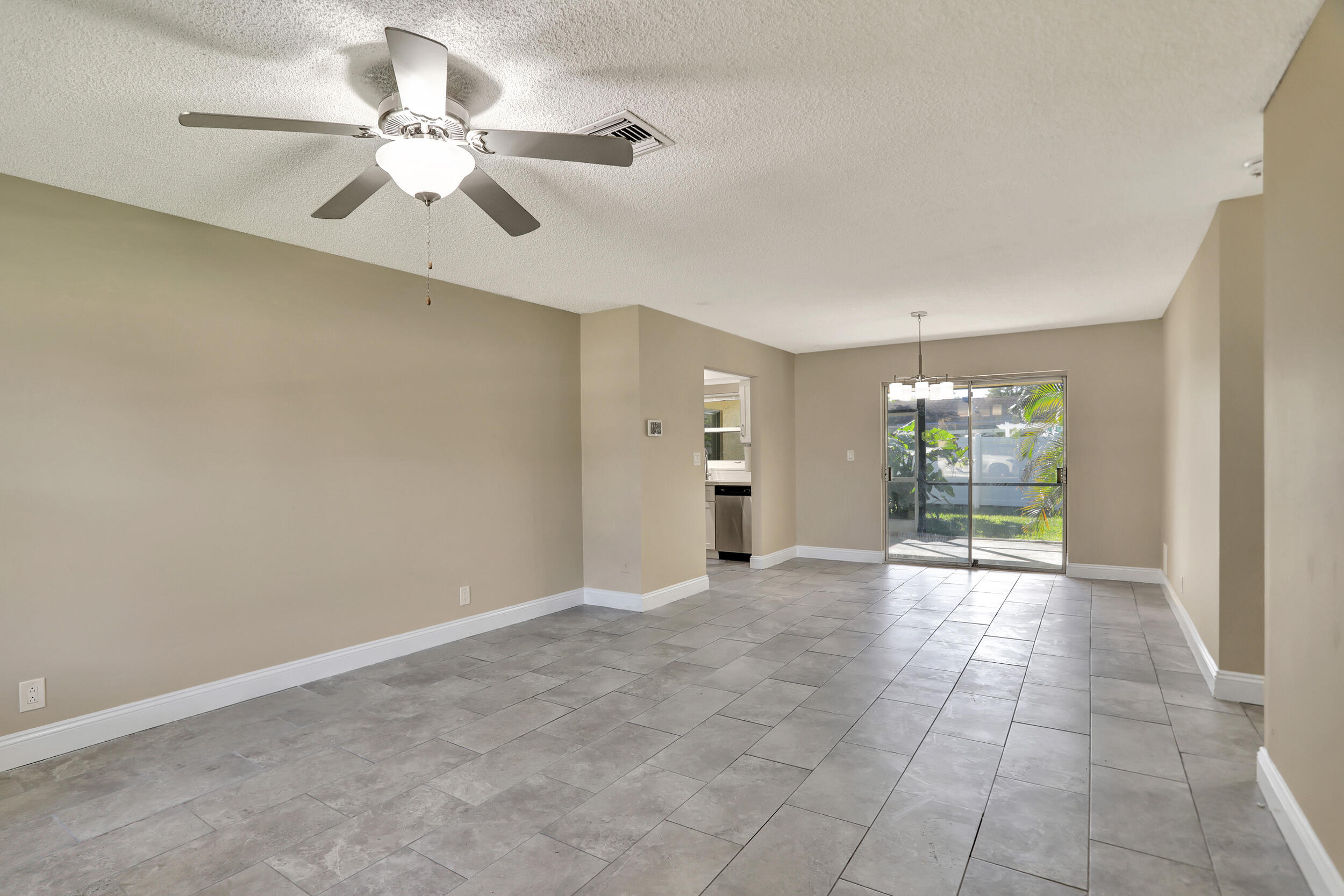 6520 NW 9th Street