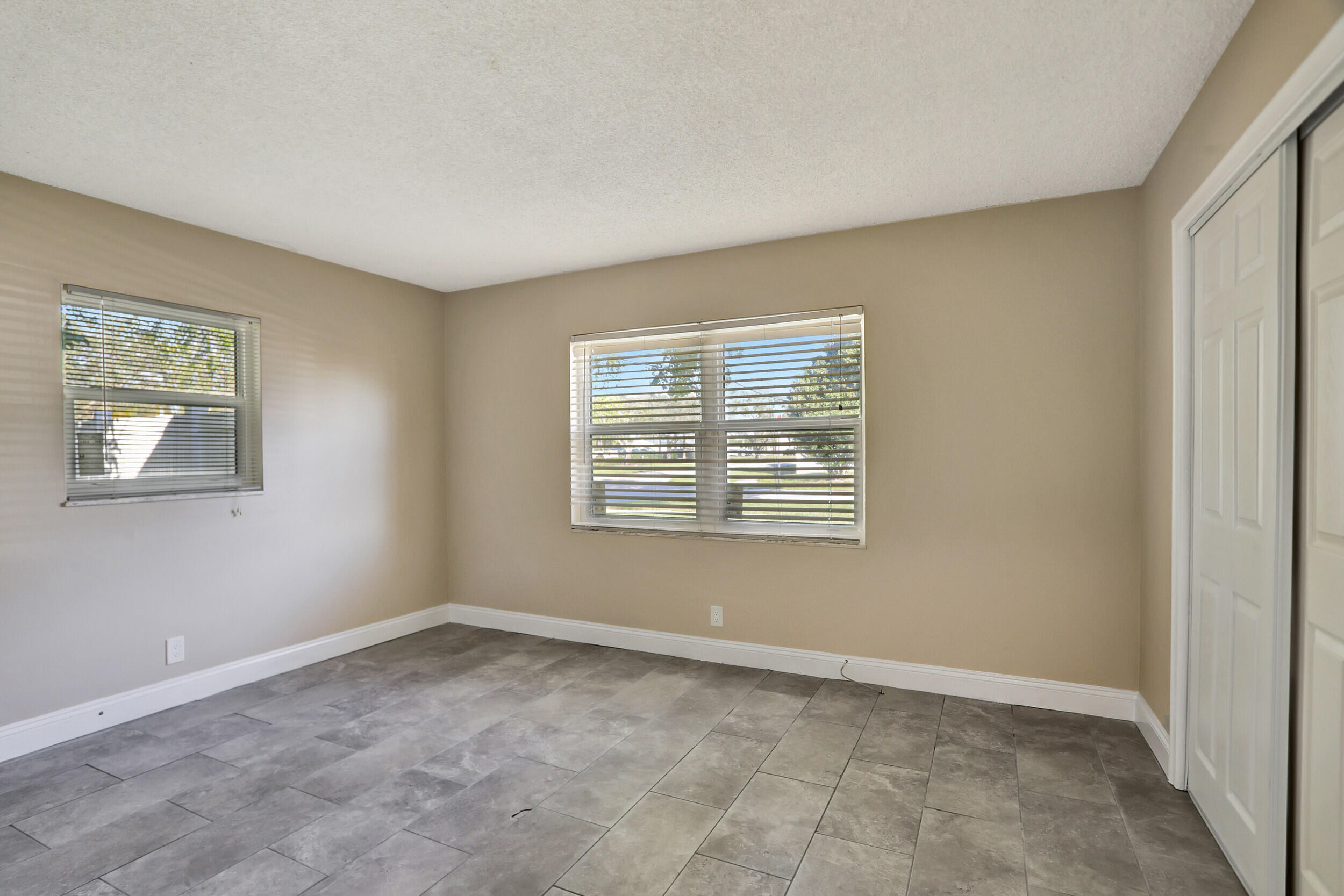6520 NW 9th Street