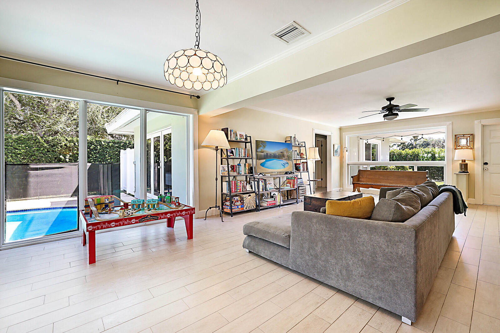 711 NW 7th Drive
