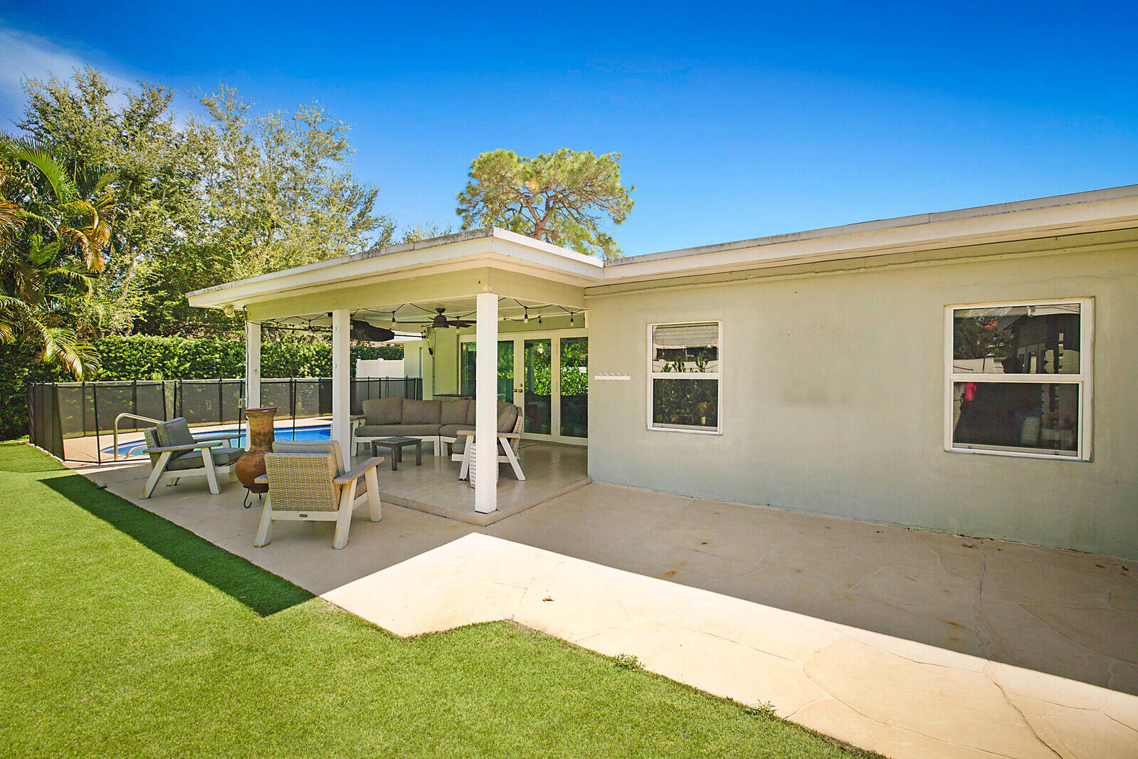 711 NW 7th Drive
