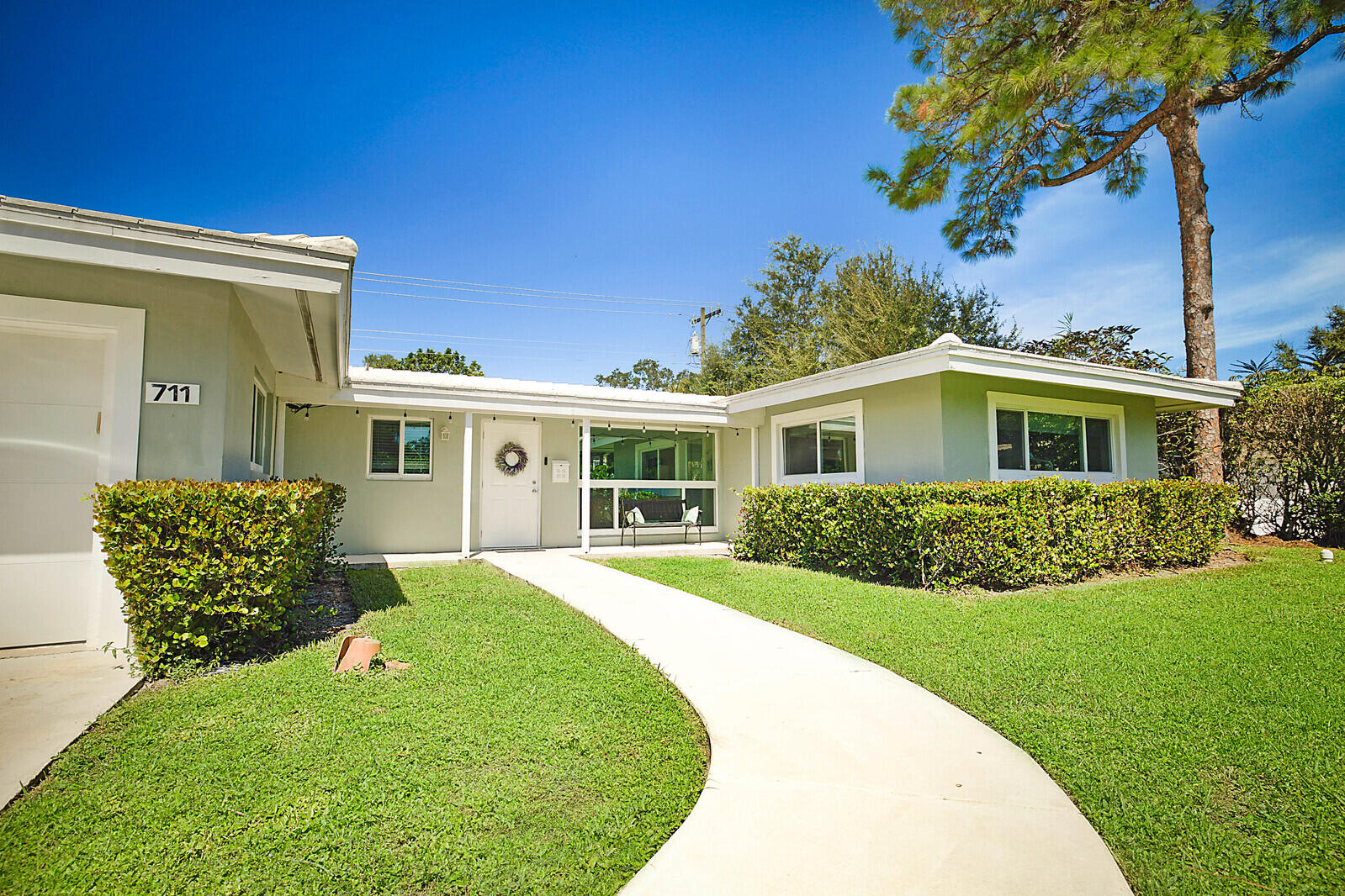 711 NW 7th Drive