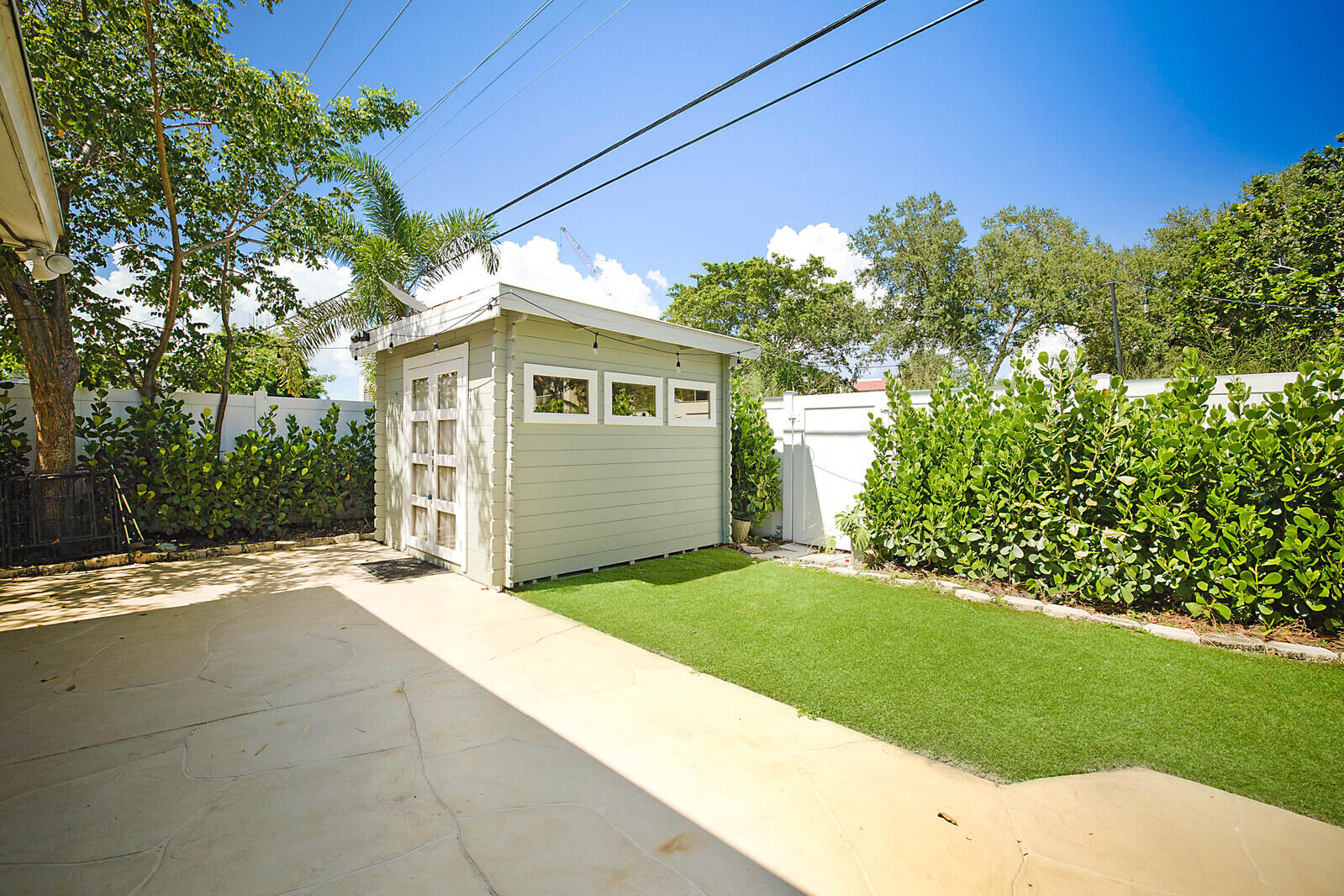711 NW 7th Drive