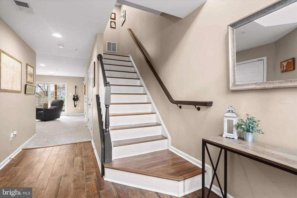 1055 LILY WAY