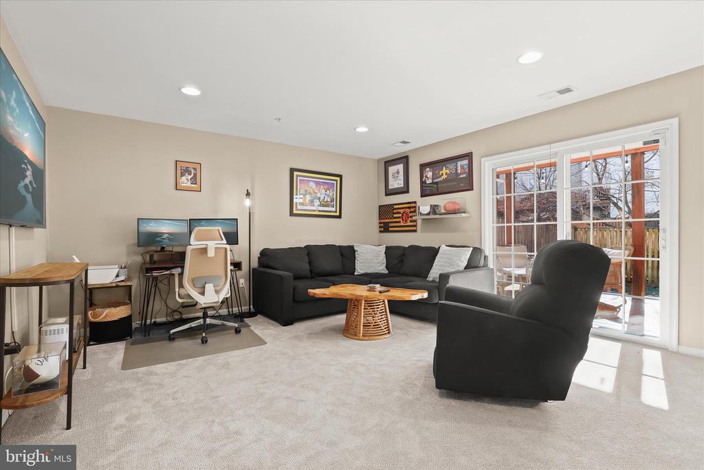 1055 LILY WAY