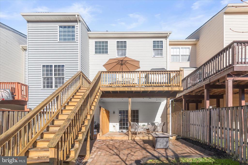 1055 LILY WAY
